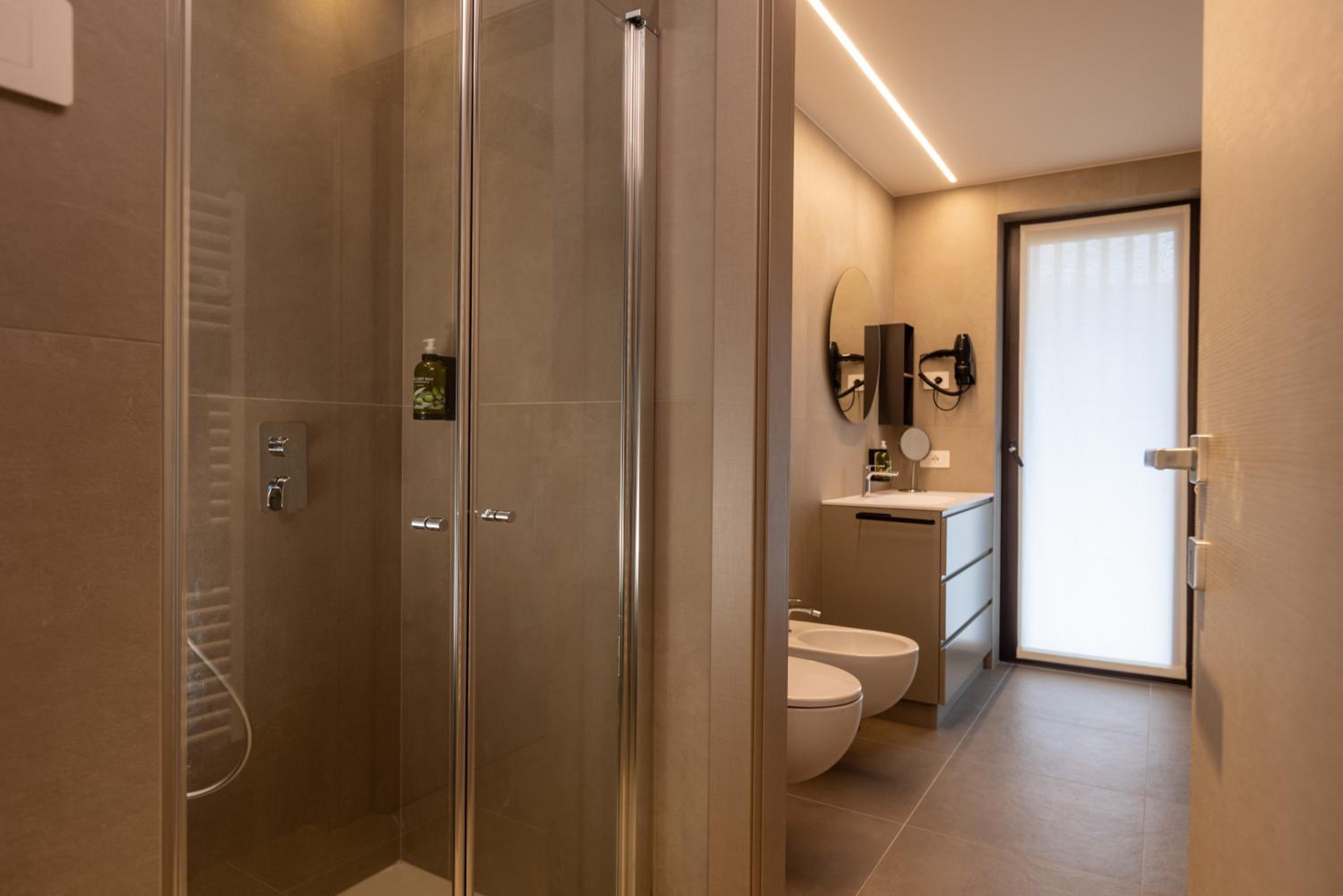 Two-Bedroom Suite - Photo 8