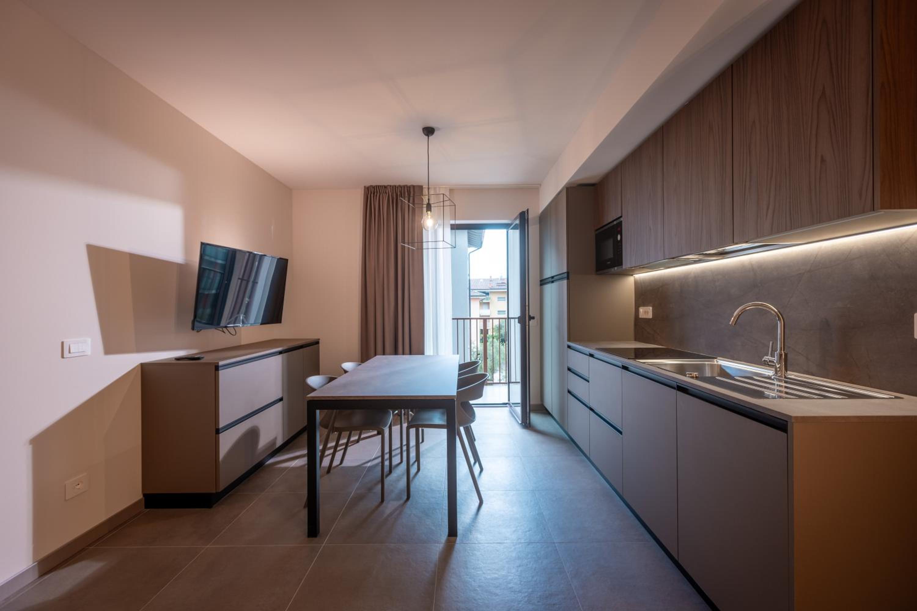Two-Bedroom Suite - Photo 2