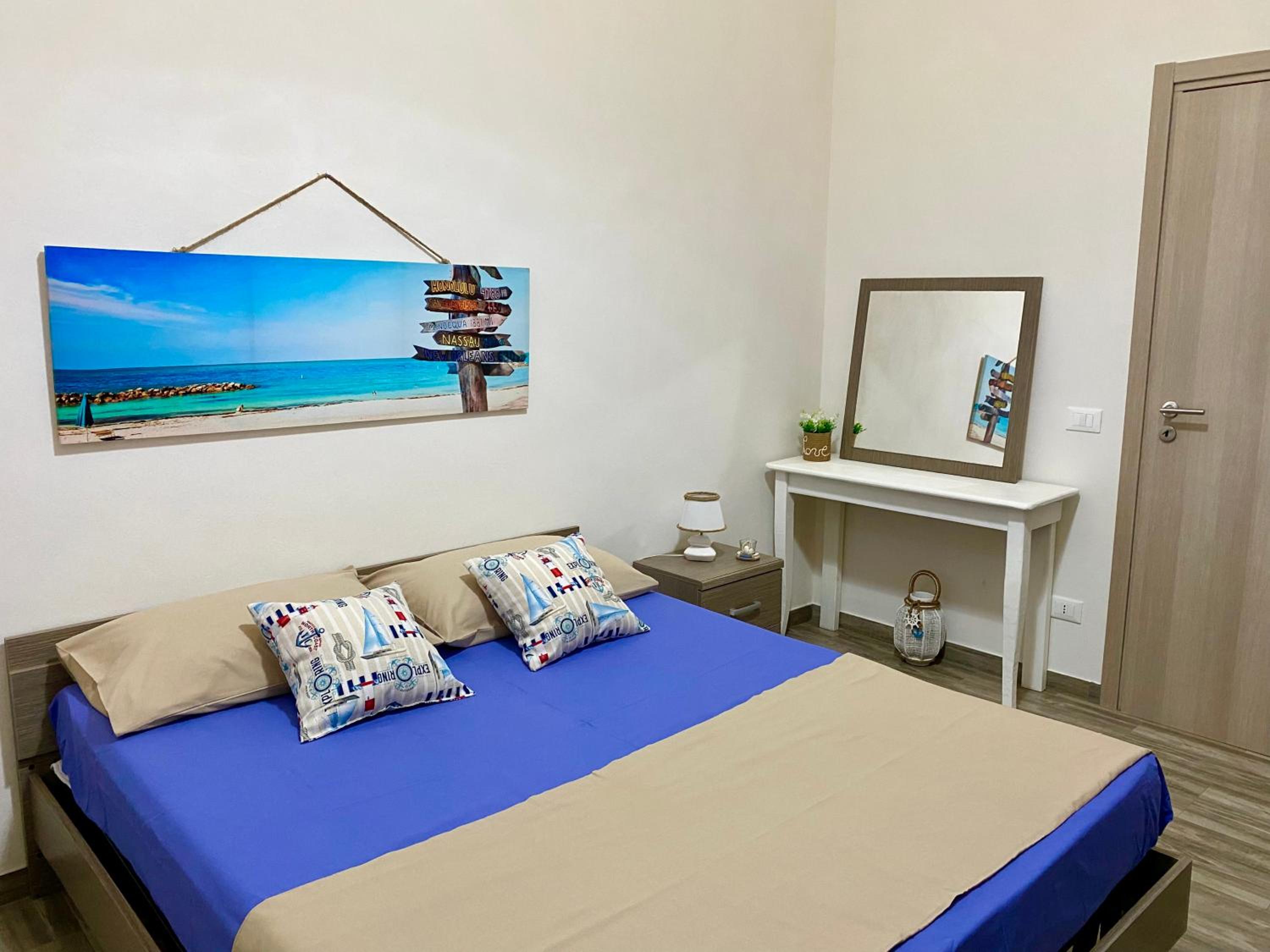Two-Bedroom House - Photo 35