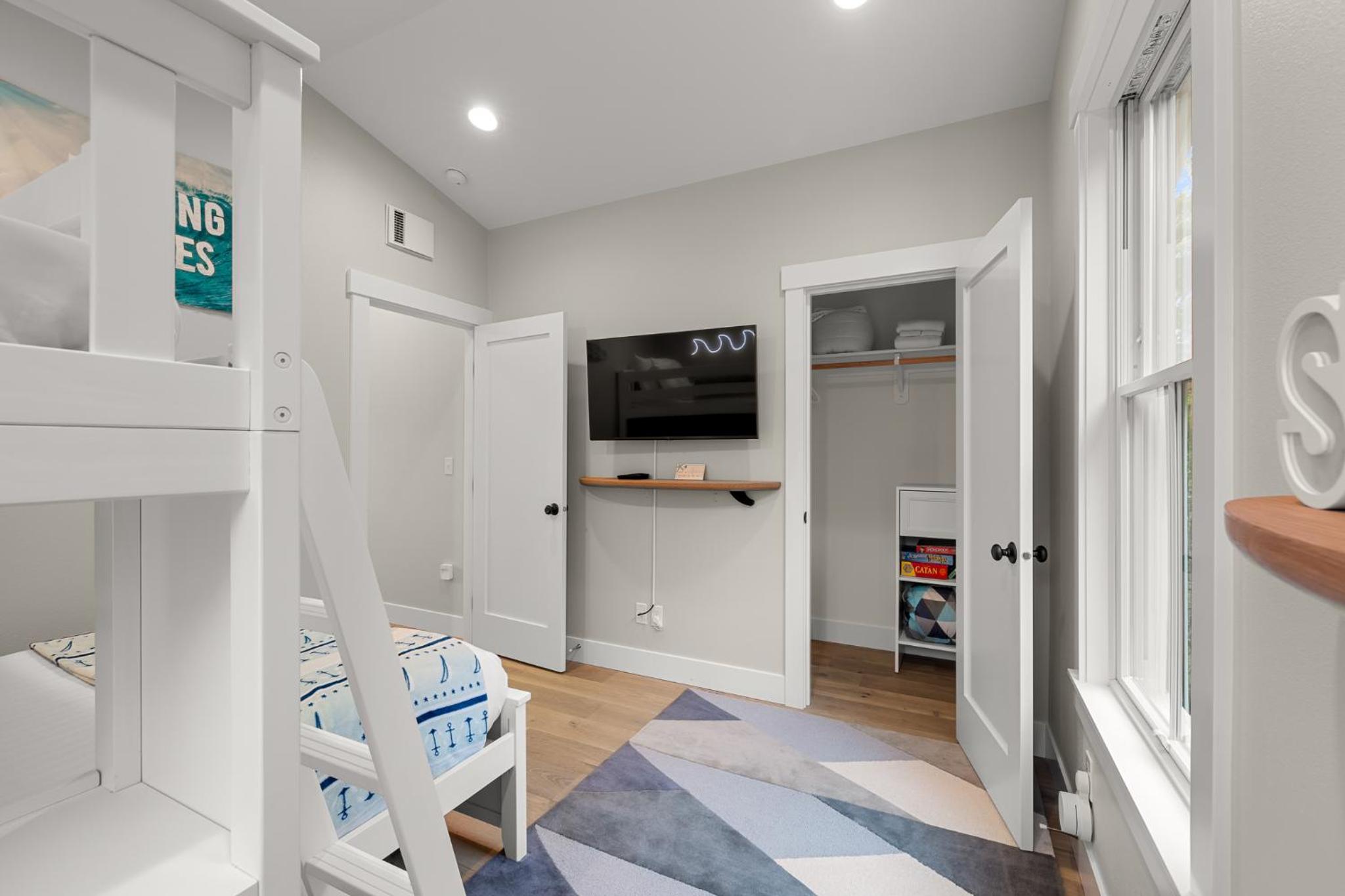Two-Bedroom House photo 2