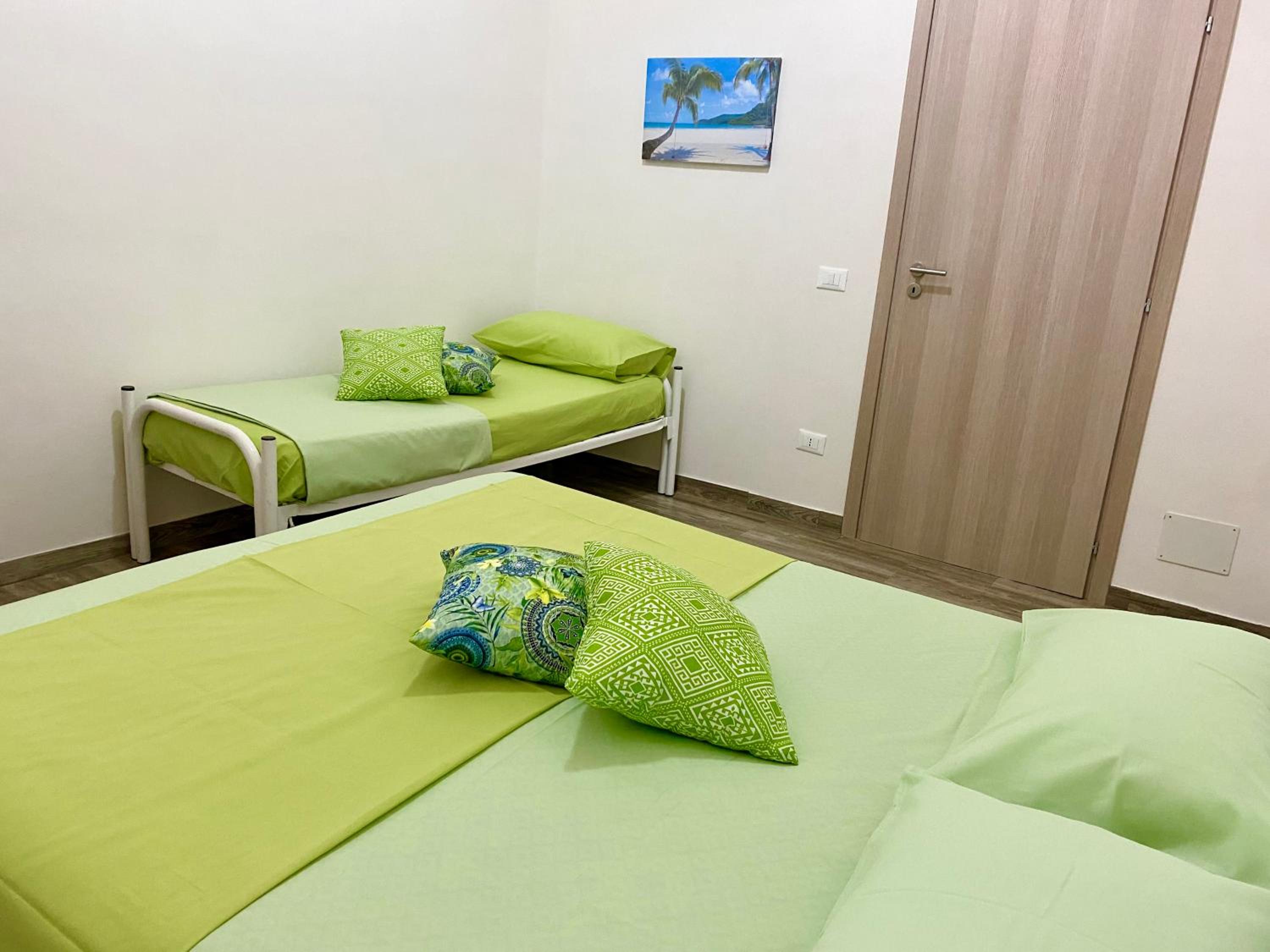 Two-Bedroom House - Photo 36