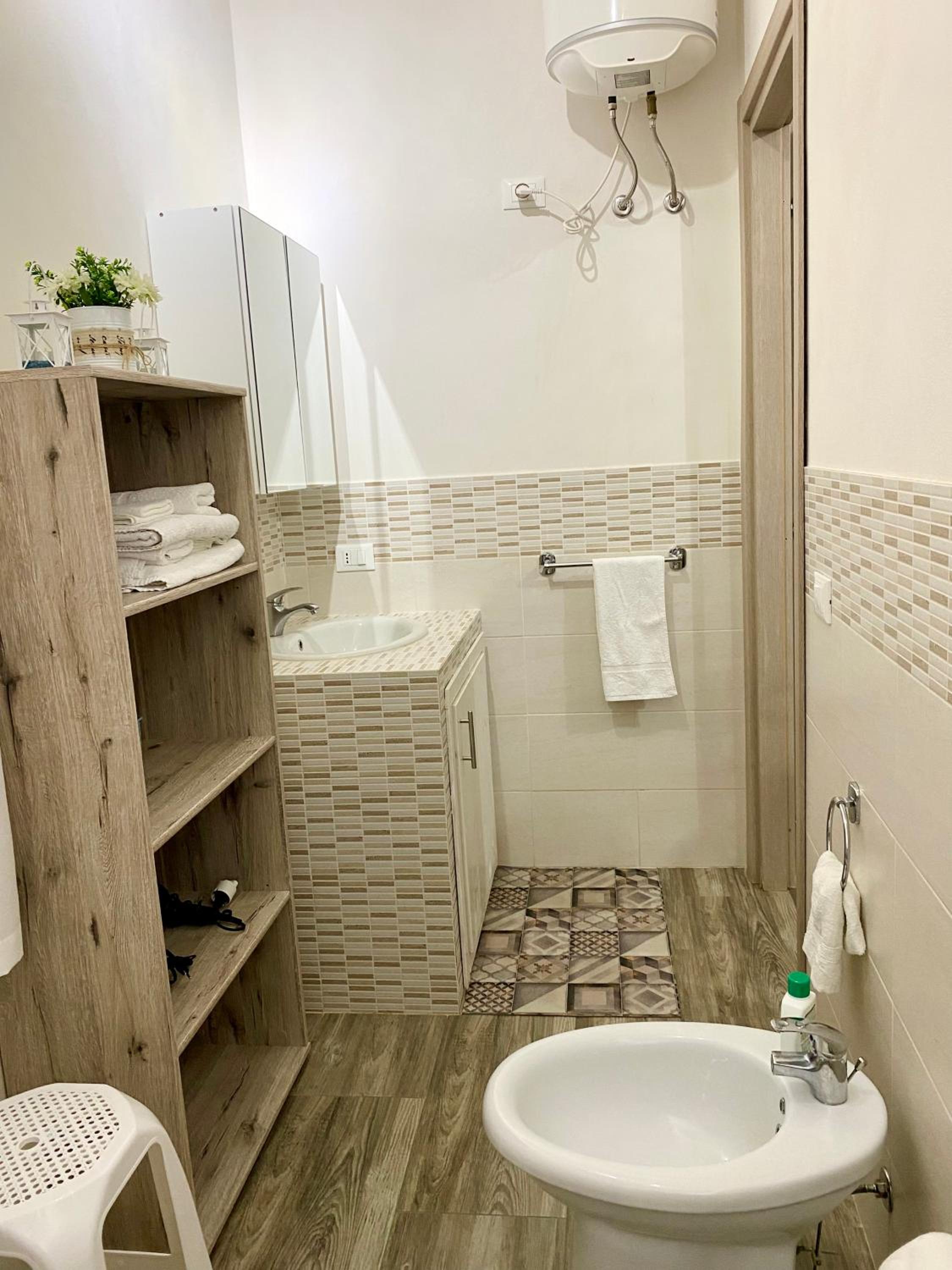 Two-Bedroom House - Photo 13