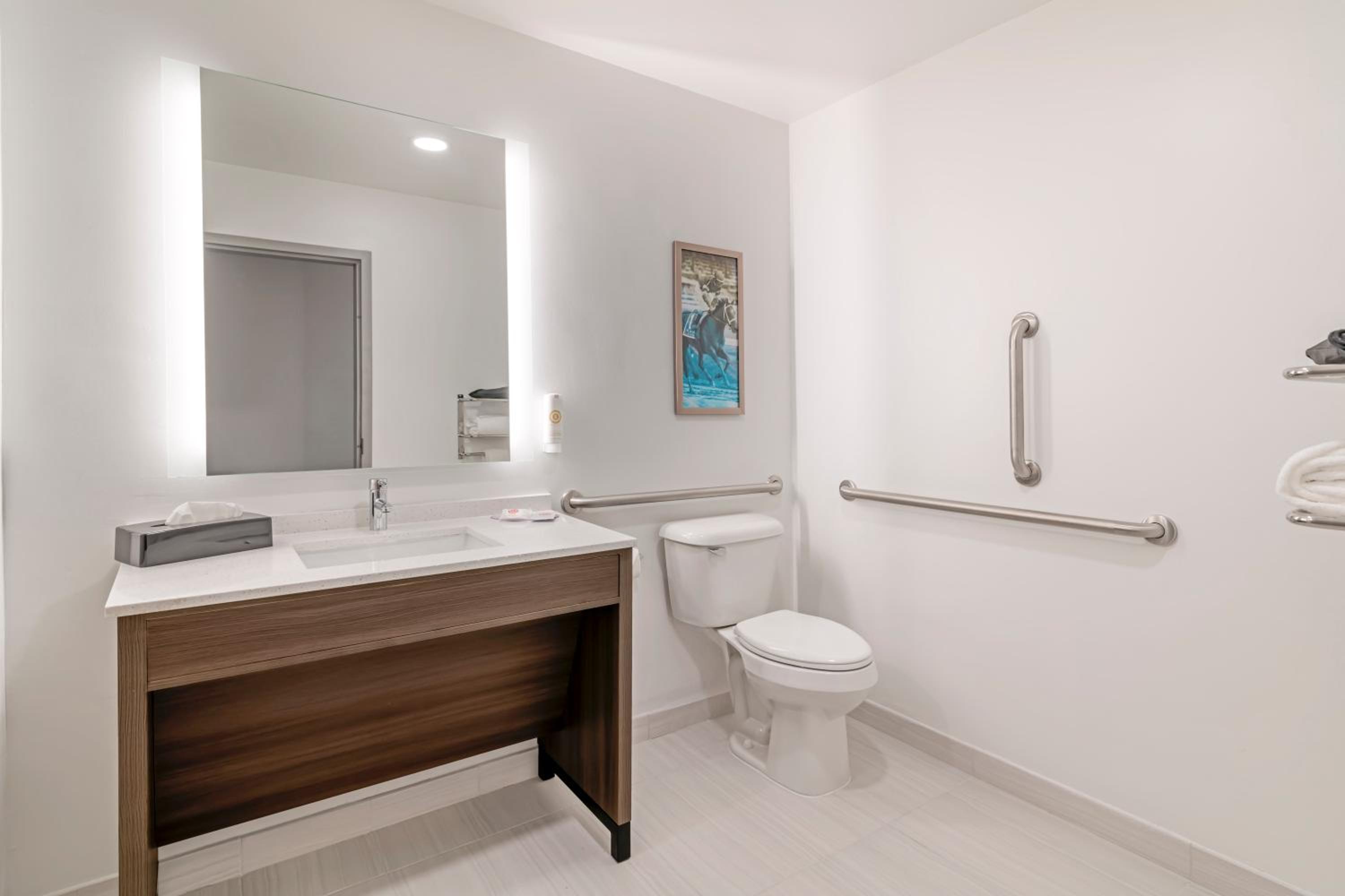 King Room - Accessible/Non Smoking - Photo 3