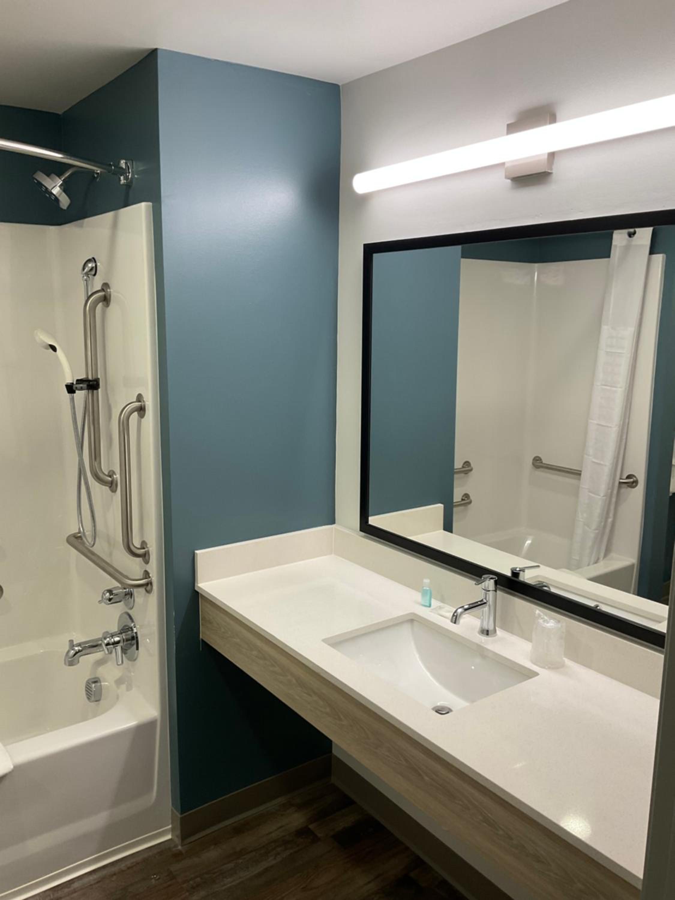 WoodSpring Suites Winston-Salem near Hanes Mall, Photo 4