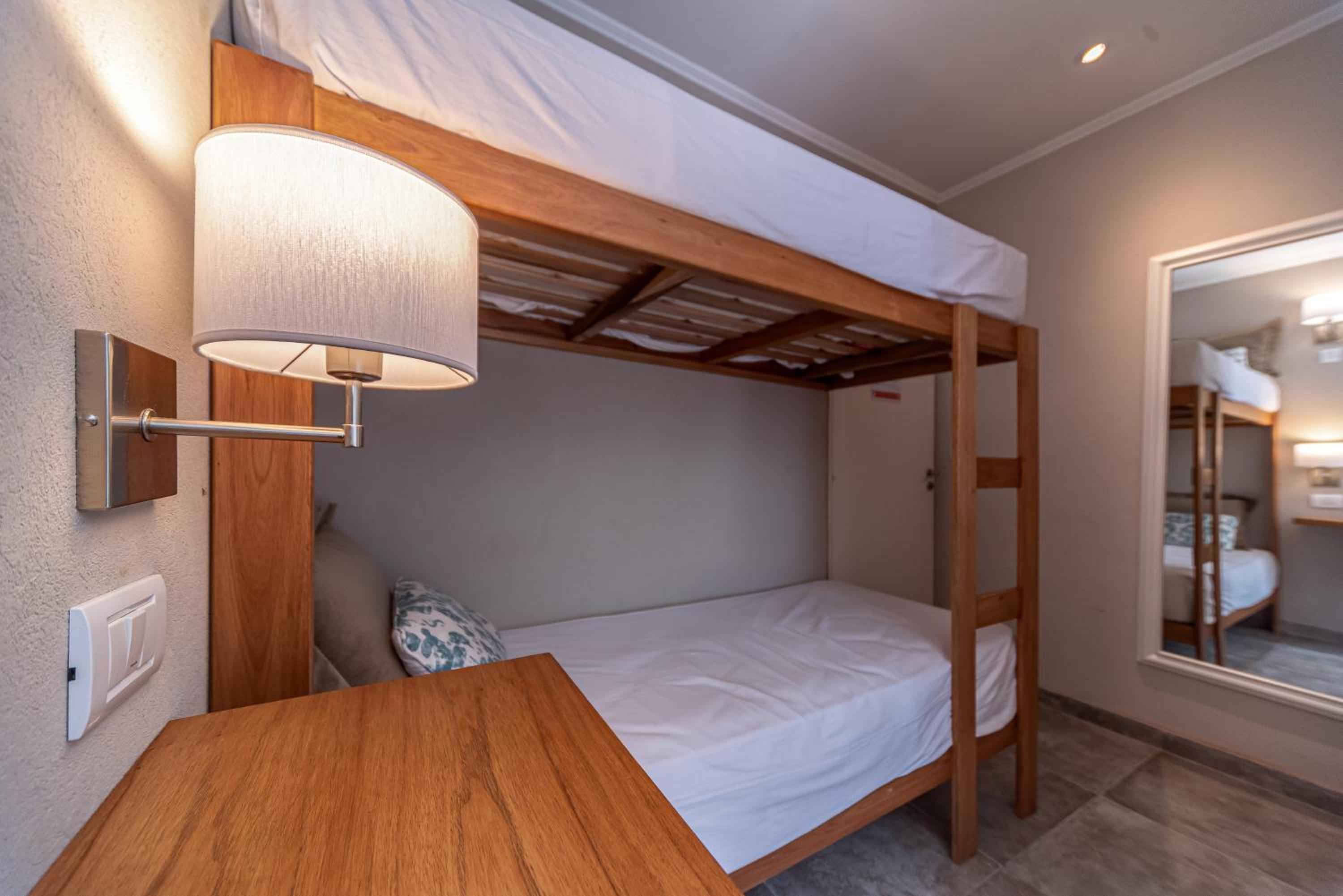 Quadruple Room with Balcony photo 3