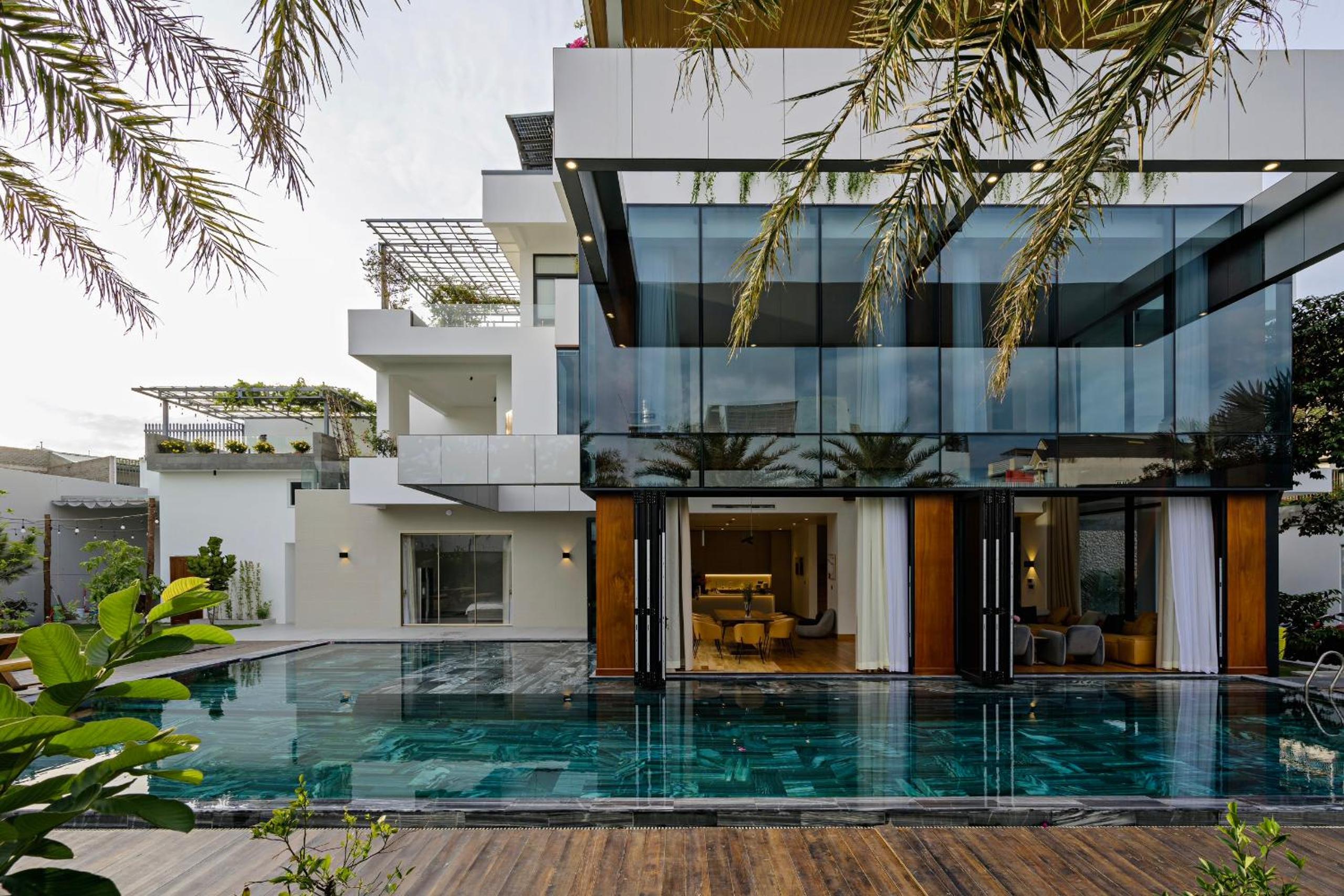 Villa photo 2
