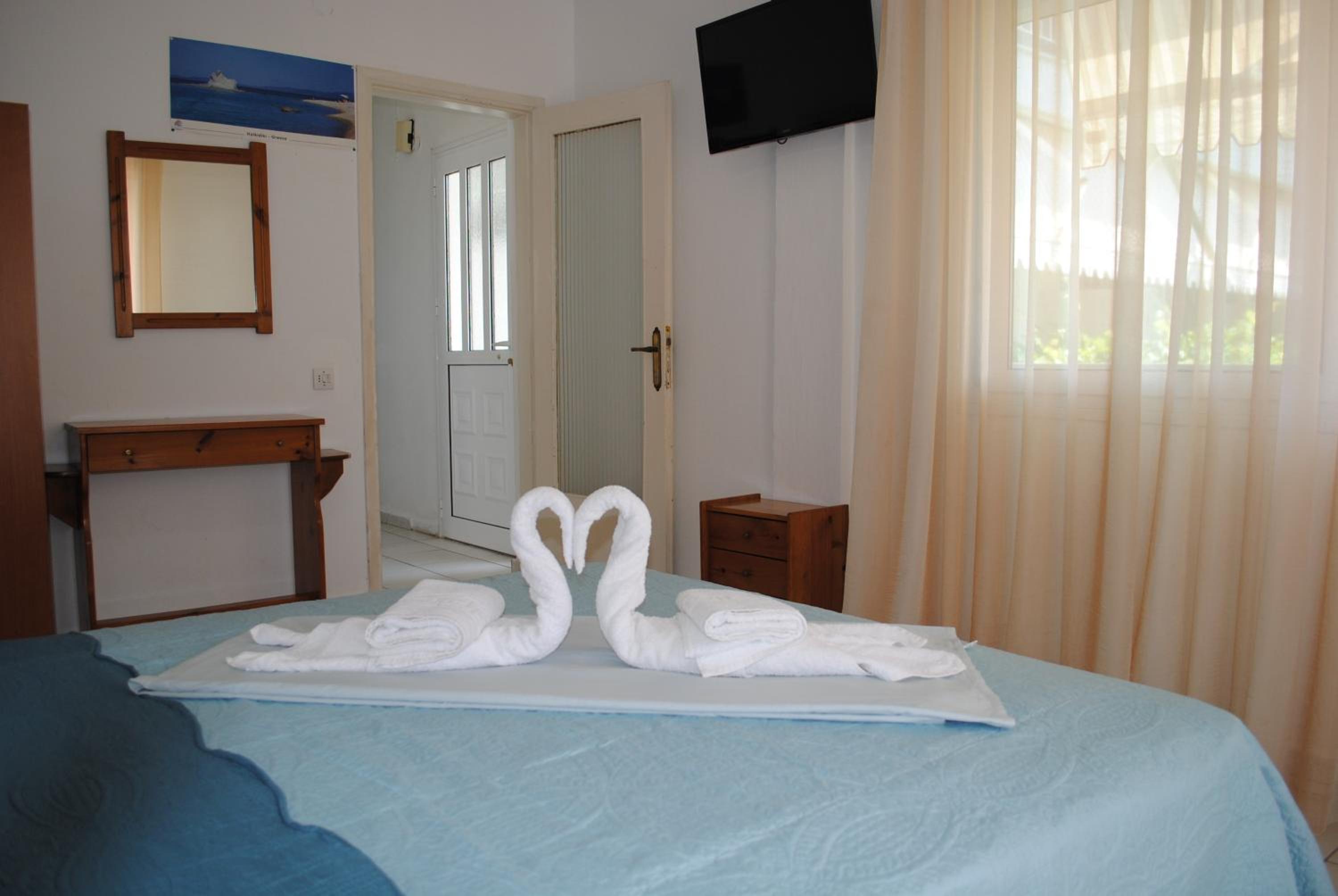 Two-Bedroom Apartment with Balcony - Photo 6
