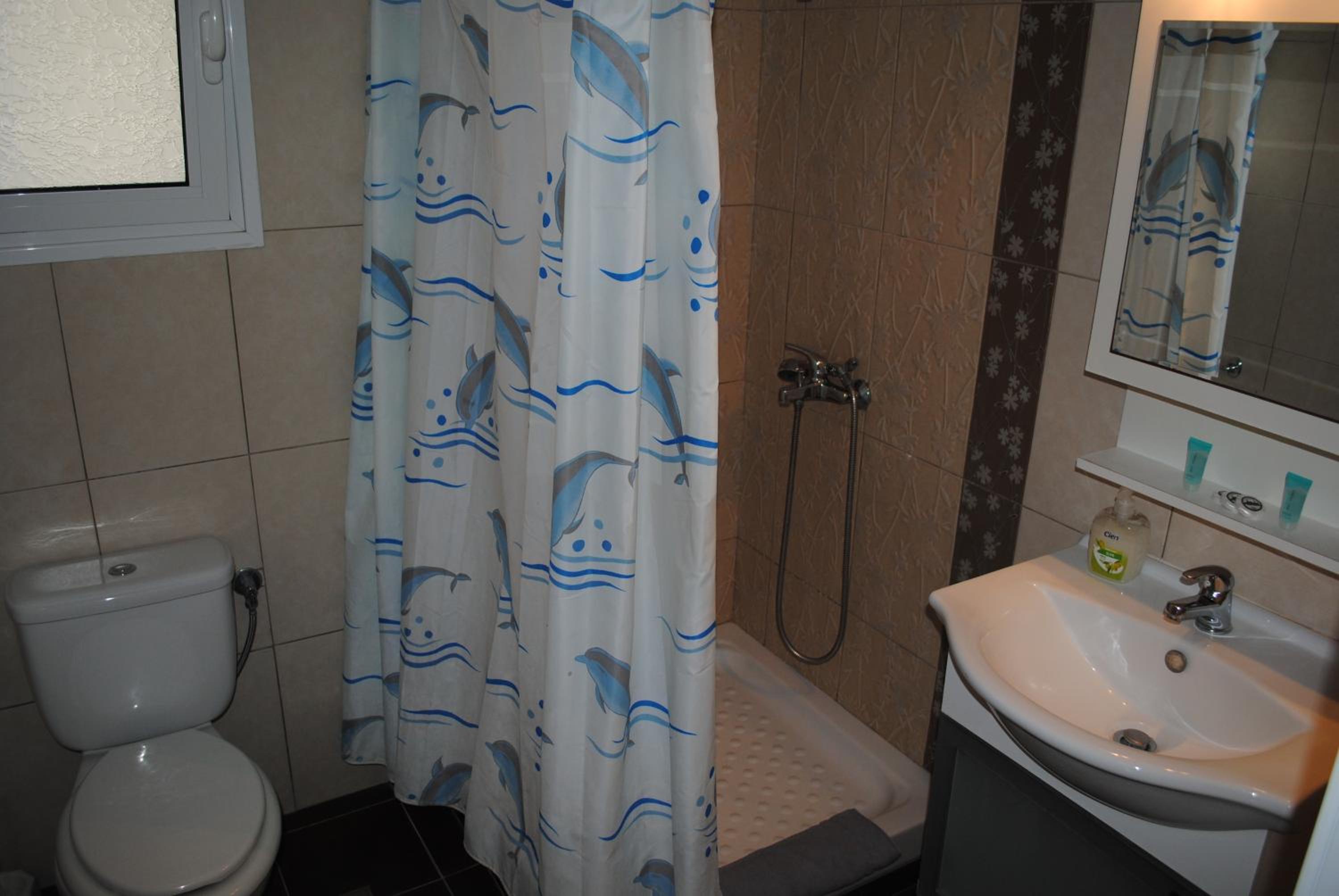 Two-Bedroom Apartment with Balcony - Photo 2