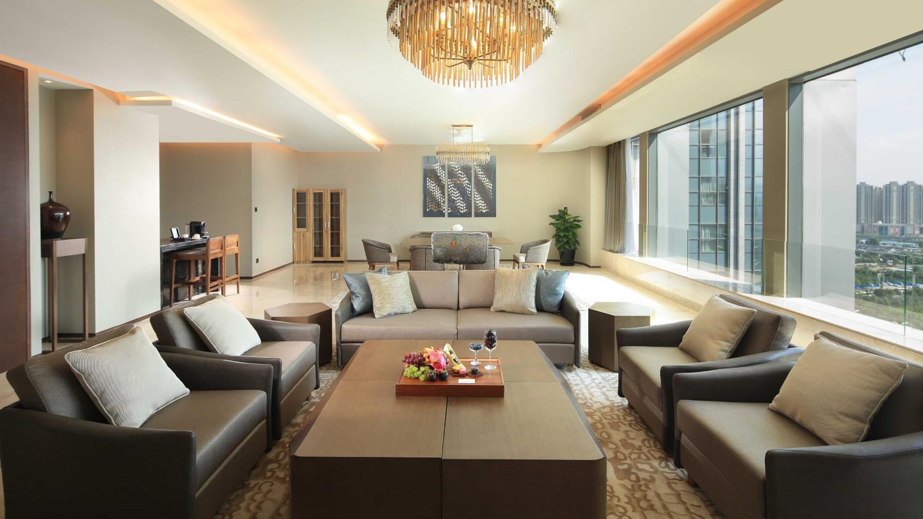 King Suite with River View 