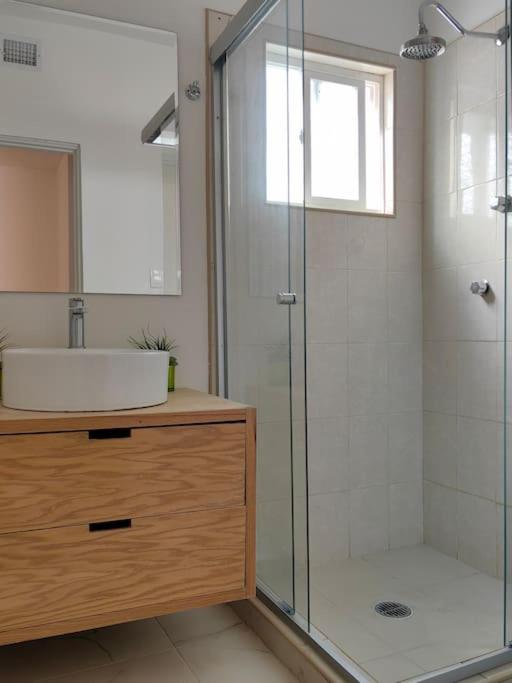 Three-Bedroom House photo 3
