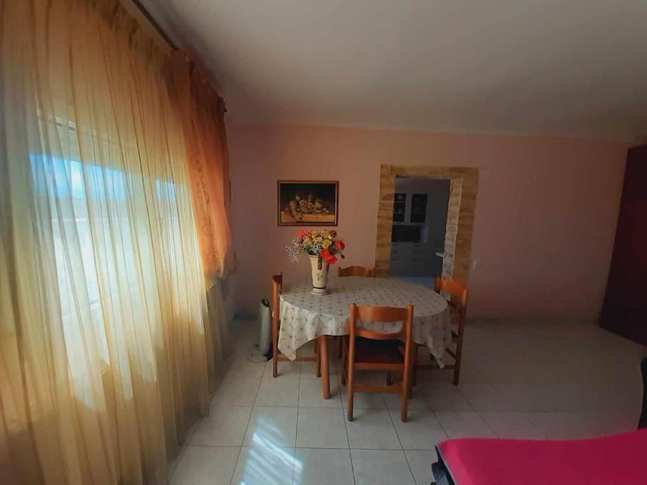 Two-Bedroom House photo 3