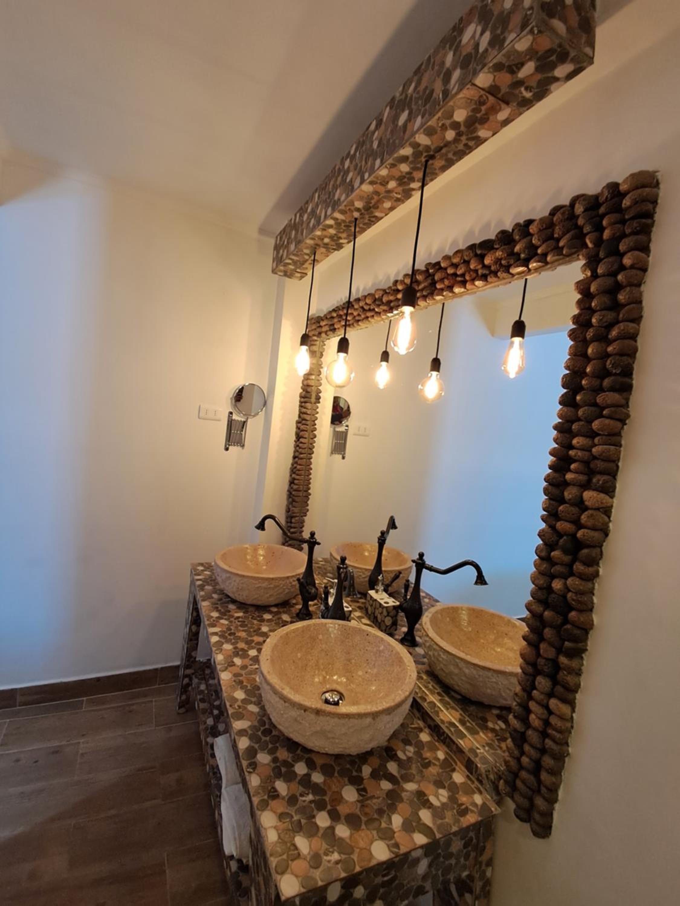 Deluxe King Room photo 1