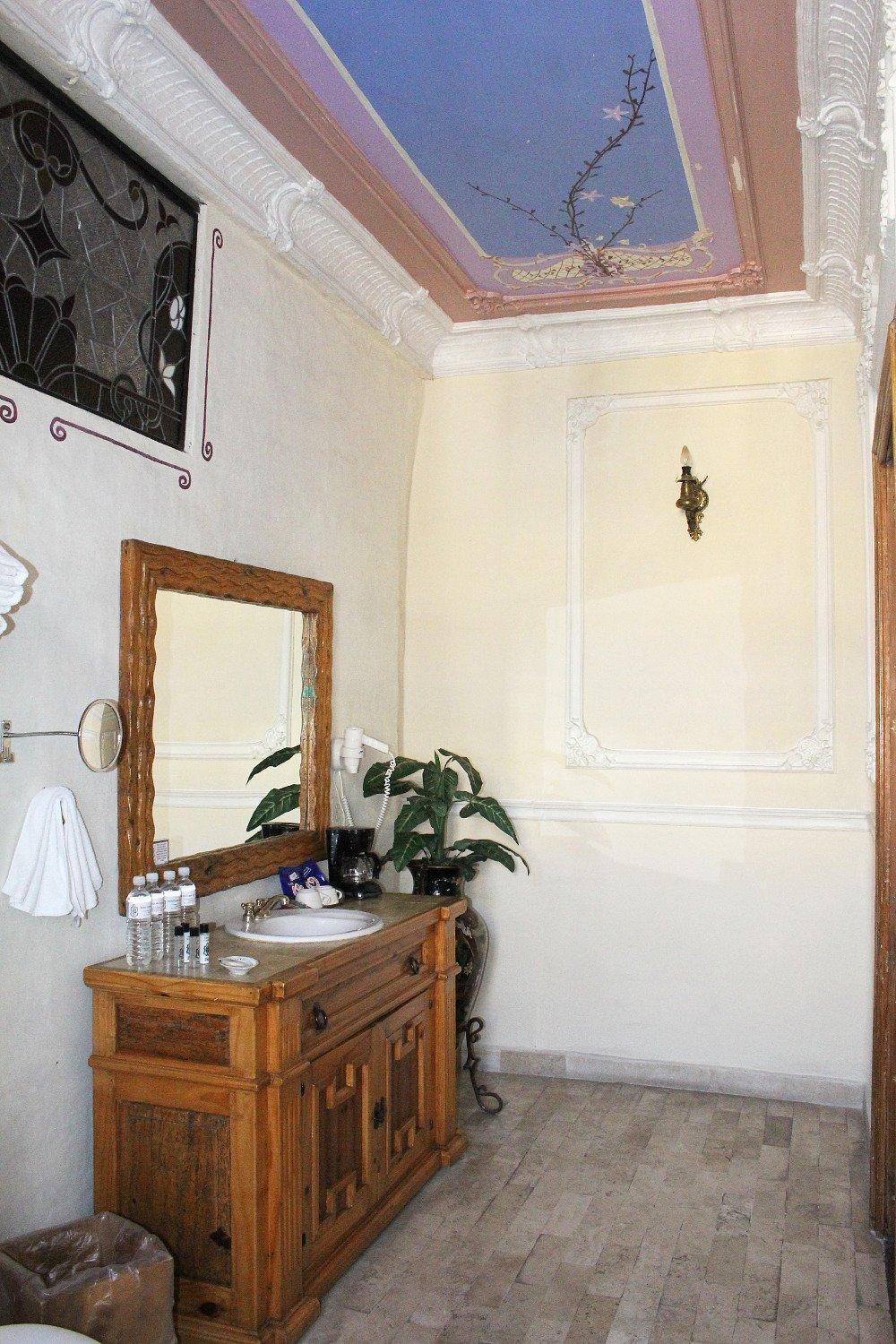 Two-Bedroom Suite - Photo 2