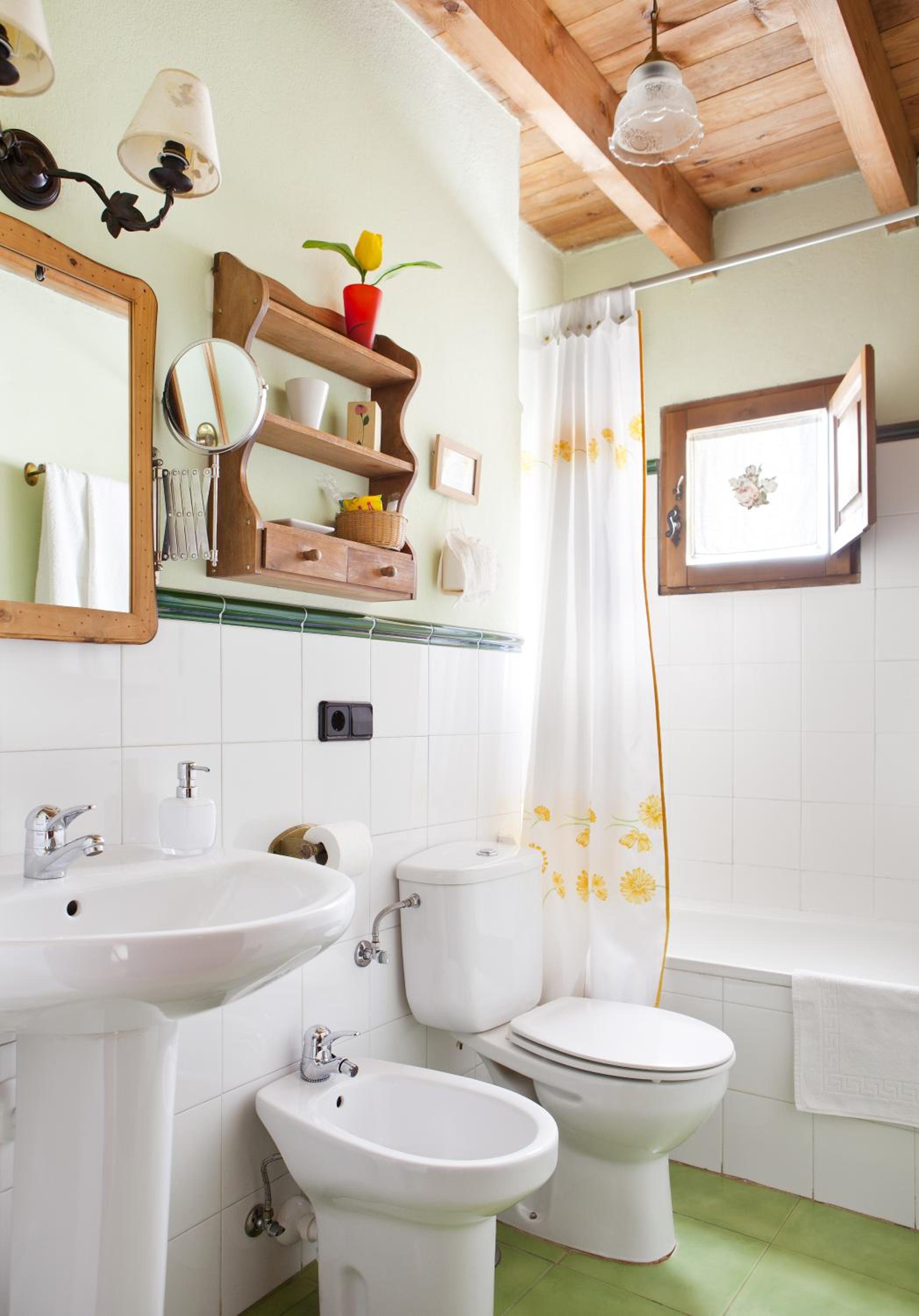 Three-Bedroom Vacation Home  photo 2