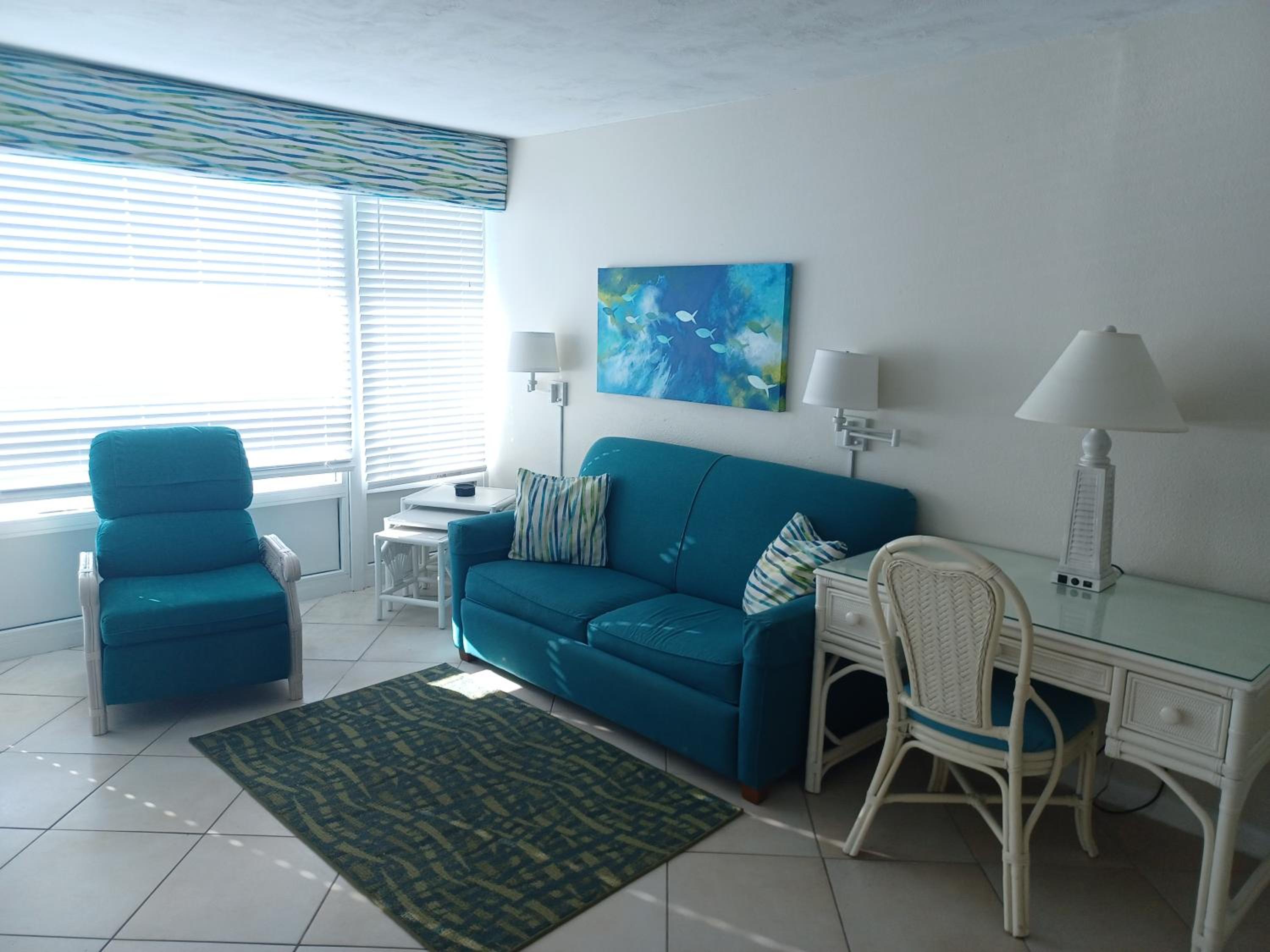 One-Bedroom Suite with Ocean Front