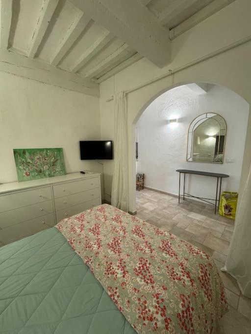Two-Bedroom Superior Apartment photo 2