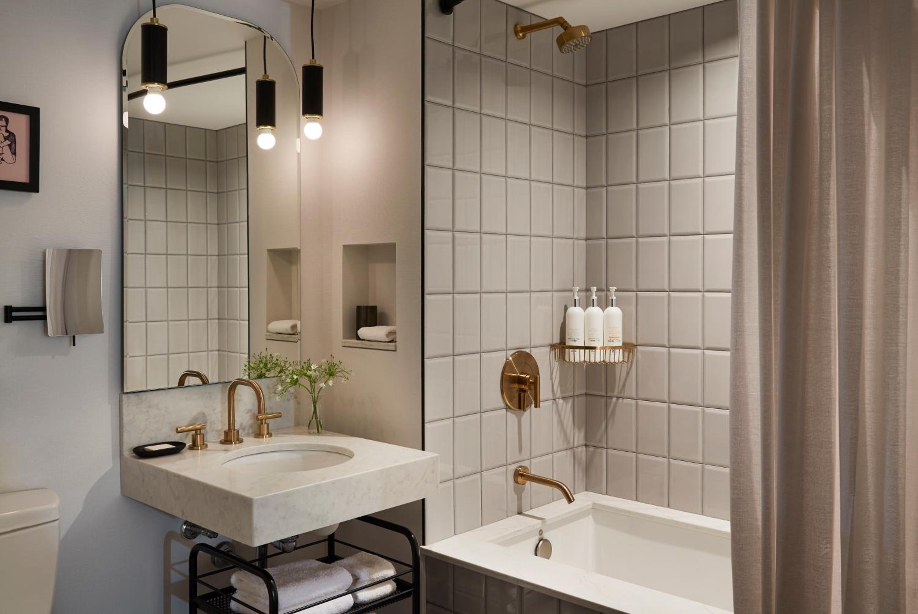 Premium Queen Room with Two Queen Beds and Walk-In Shower - Photo 6