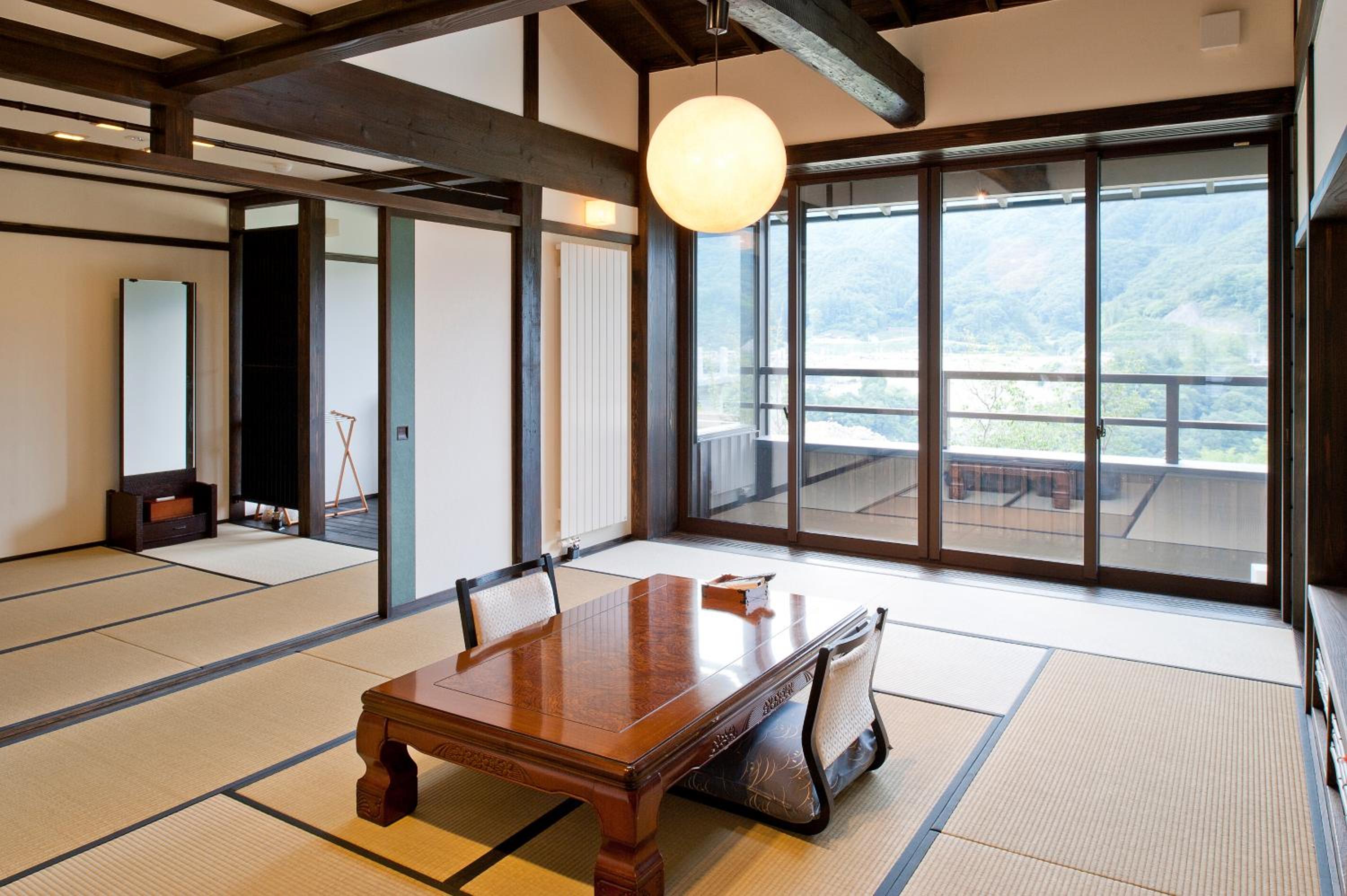 Japanese-Style Family Room with Lake View photo 1