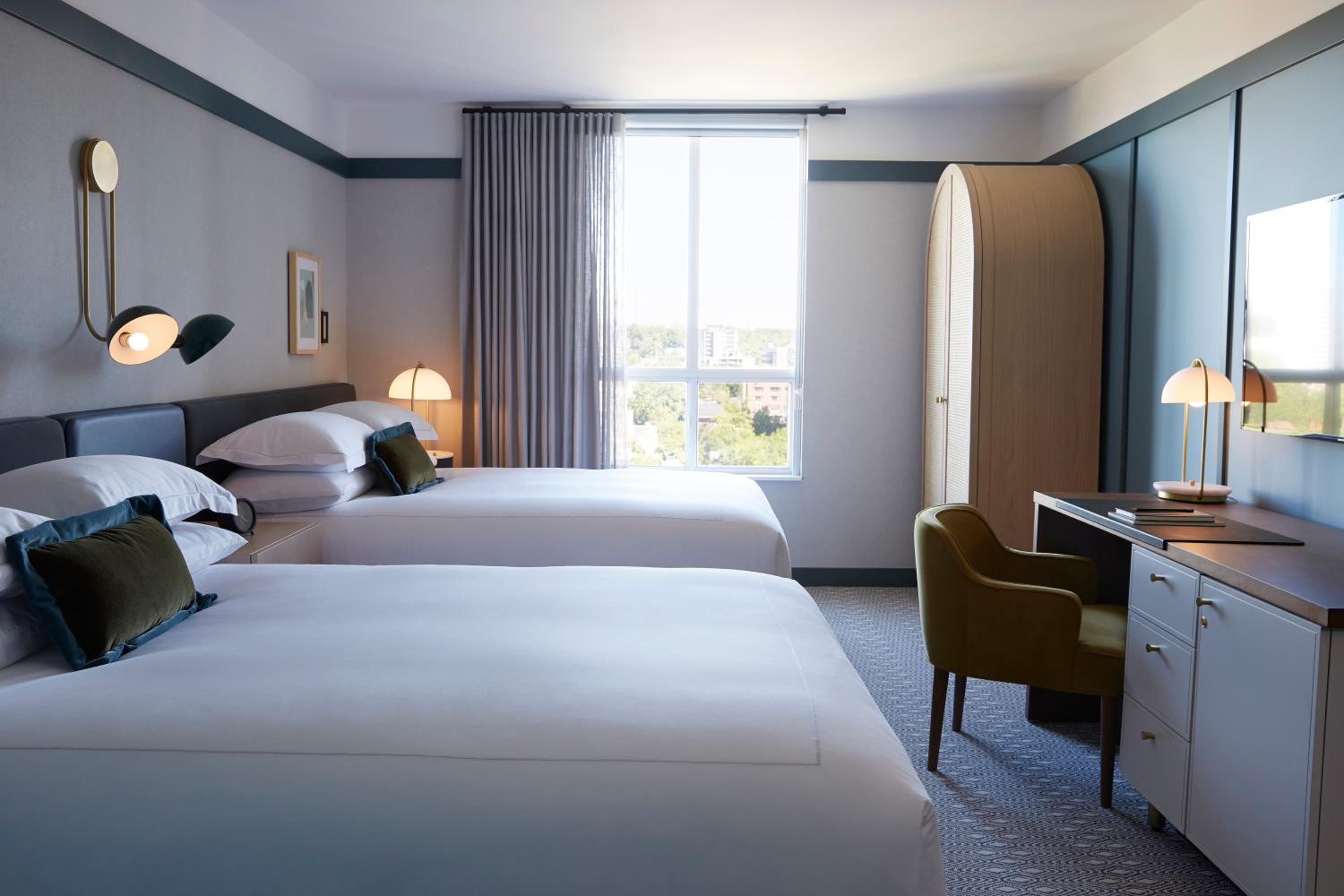 Queen Room with Two Queen Beds - Executive Level - Non-Smoking - Photo 1