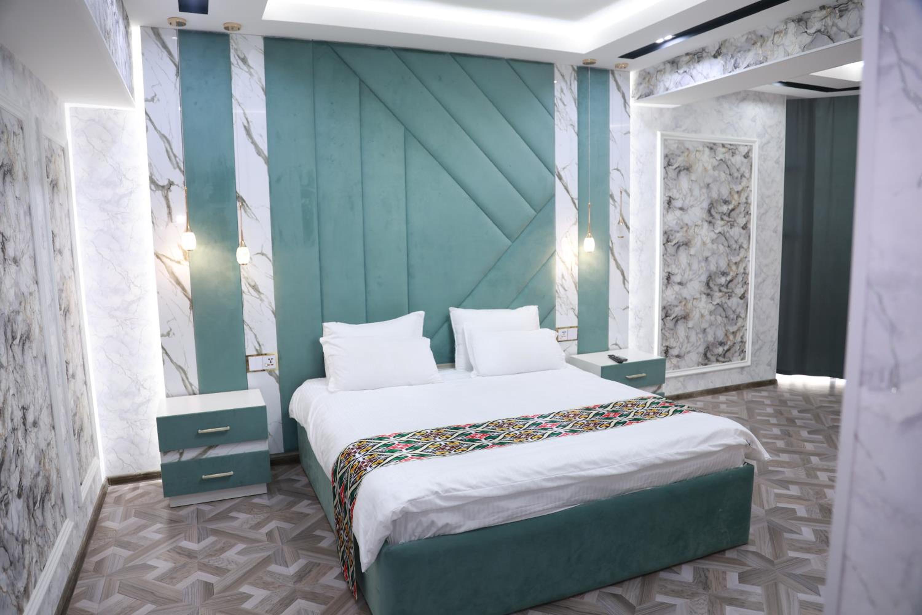 Queen Suite