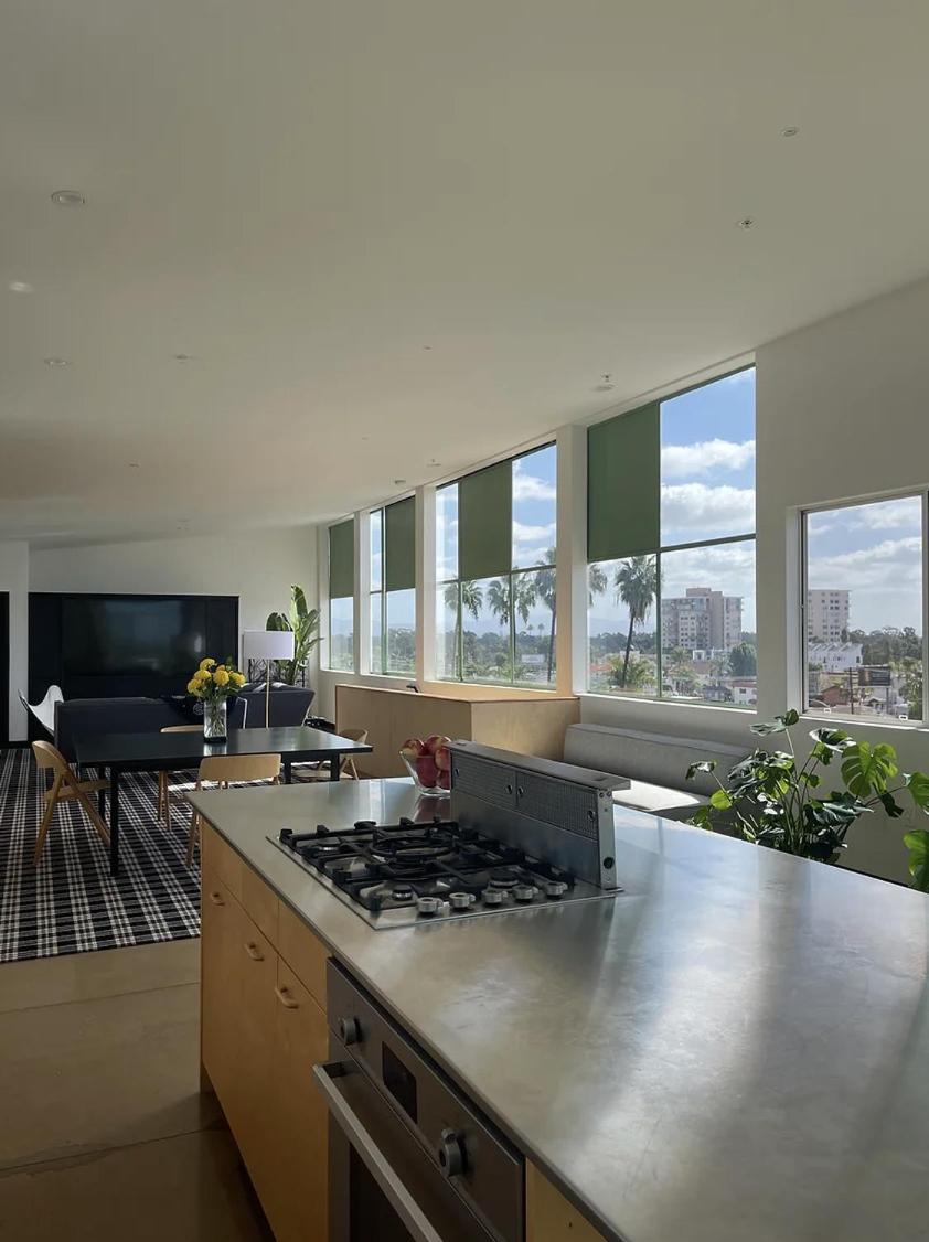 Queen Suite - Photo 2