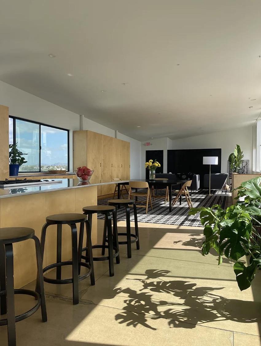 Queen Suite - Photo 8