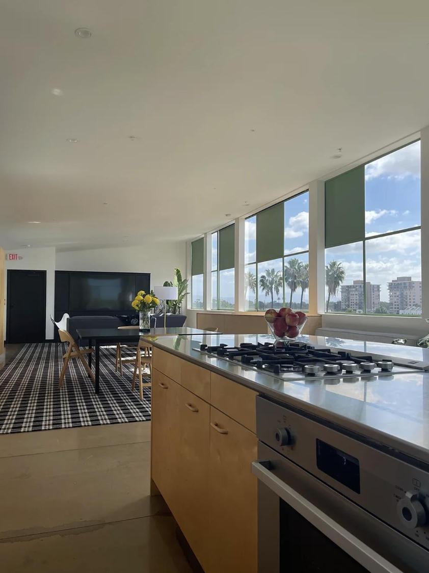 Queen Suite - Photo 9