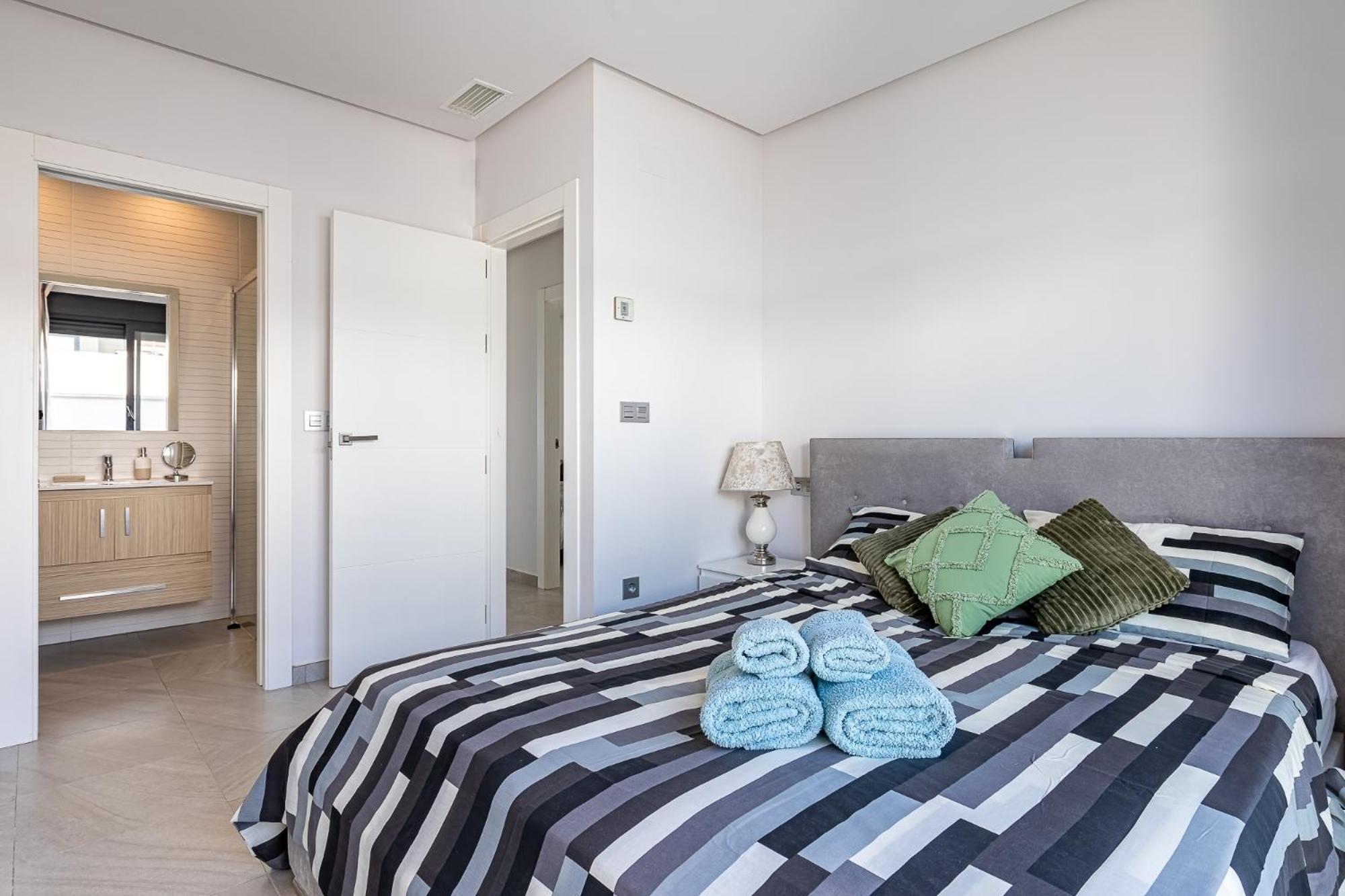 Three-Bedroom Villa photo 2