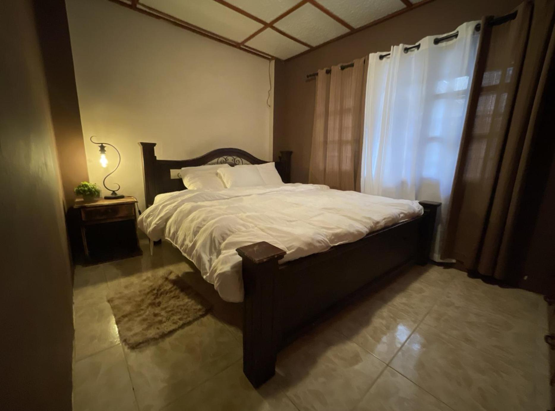 Double Room with Shared Bathroom photo 2