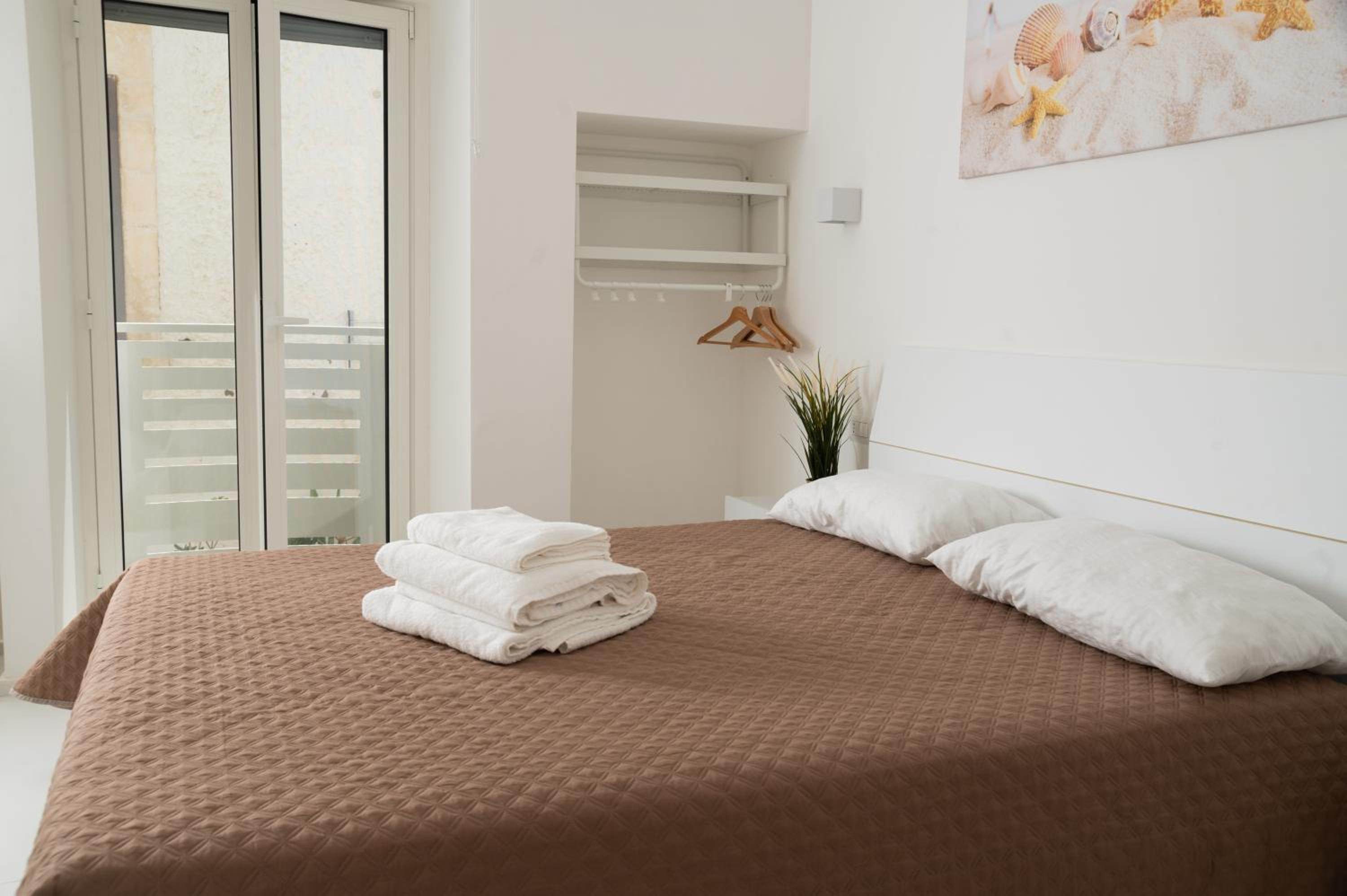 One-Bedroom Apartment with Sea View