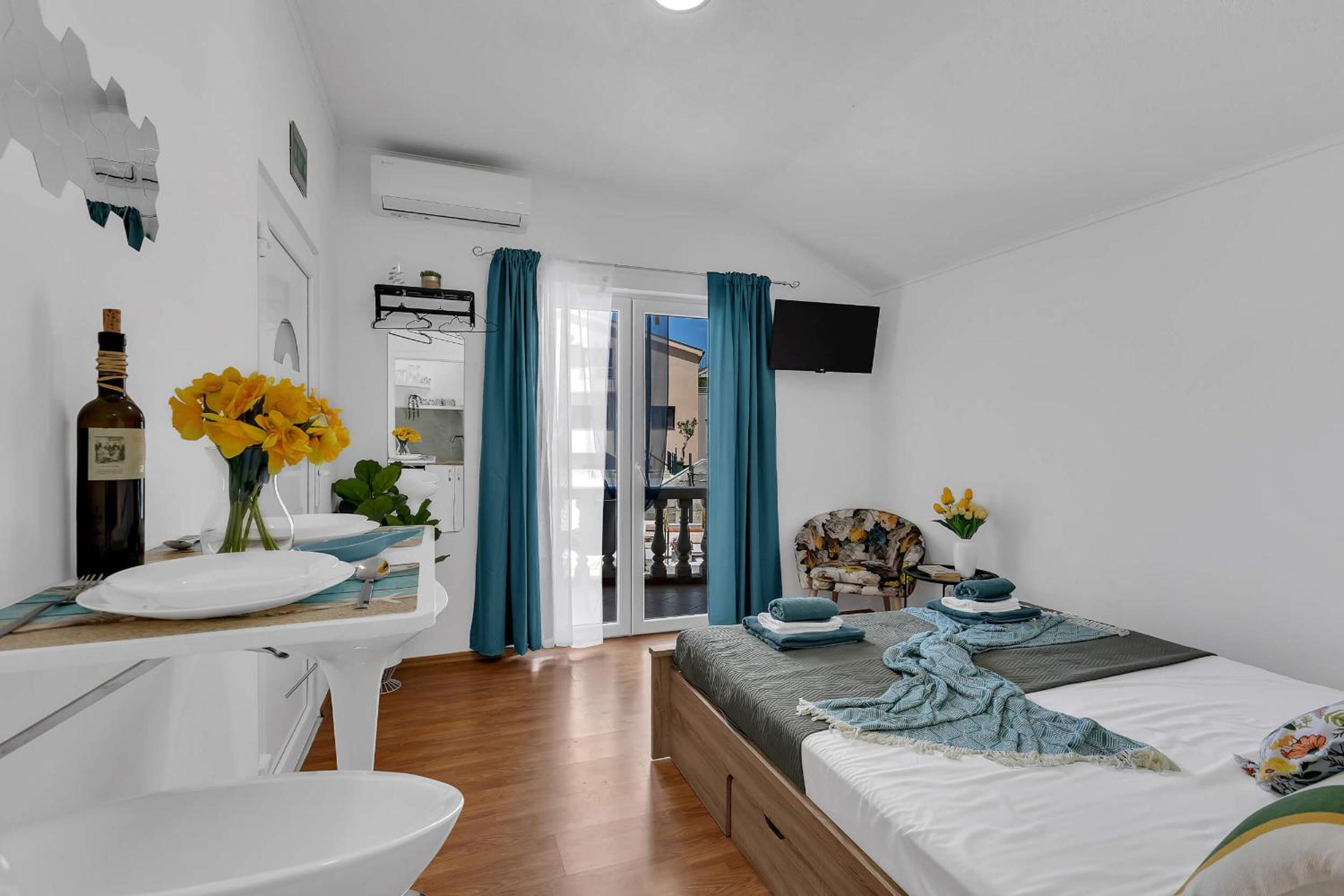 Studio with Sea View