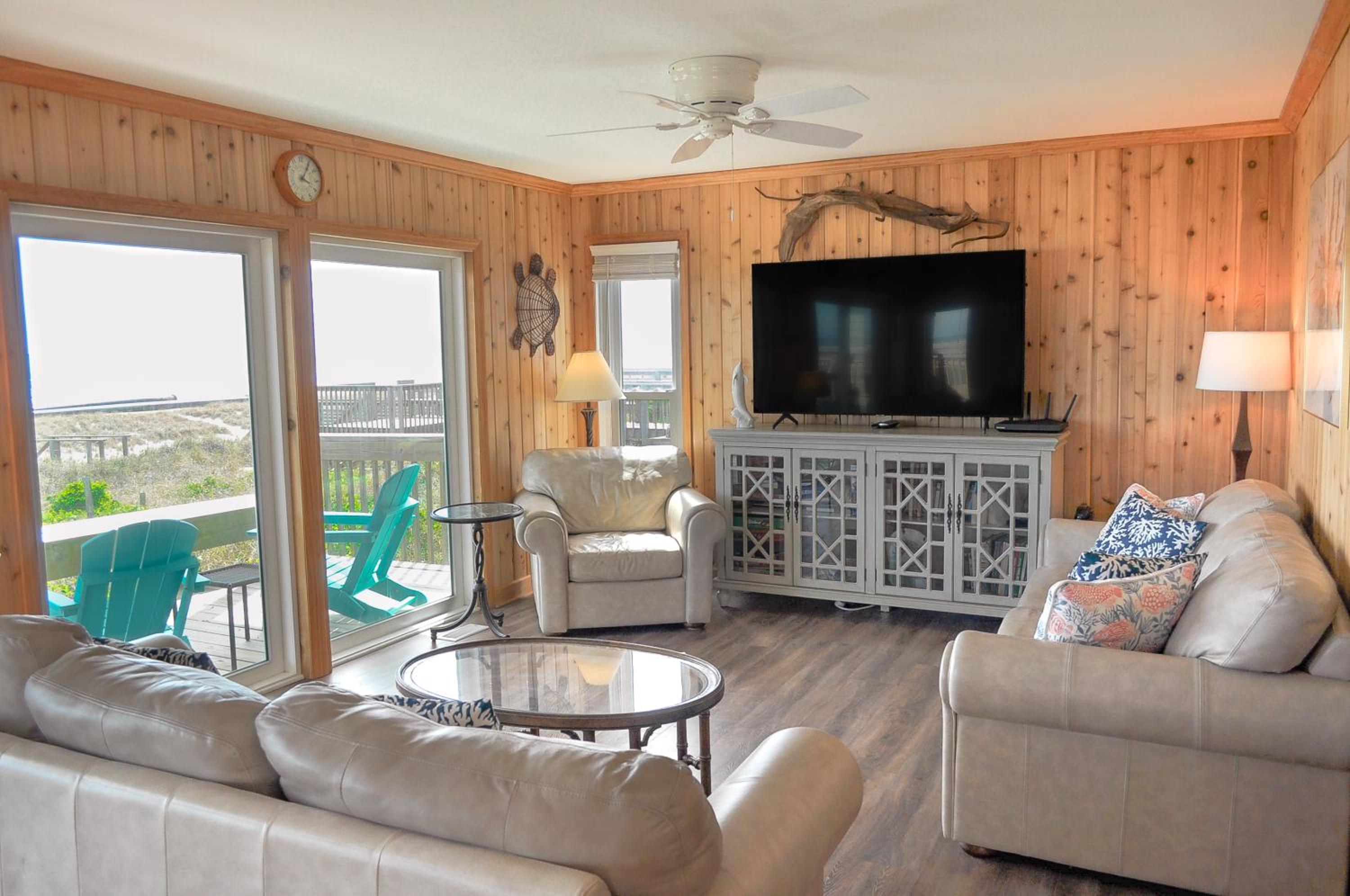 Five-Bedroom House photo 1