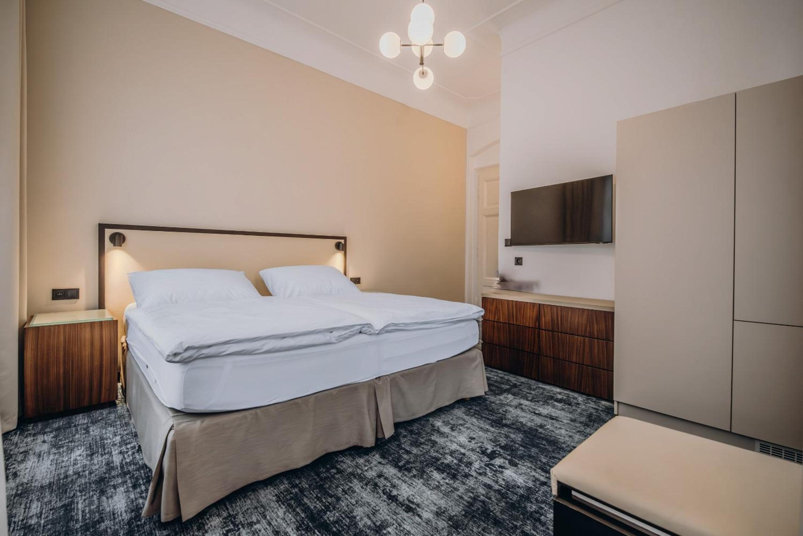 Deluxe Double Room - Photo 1