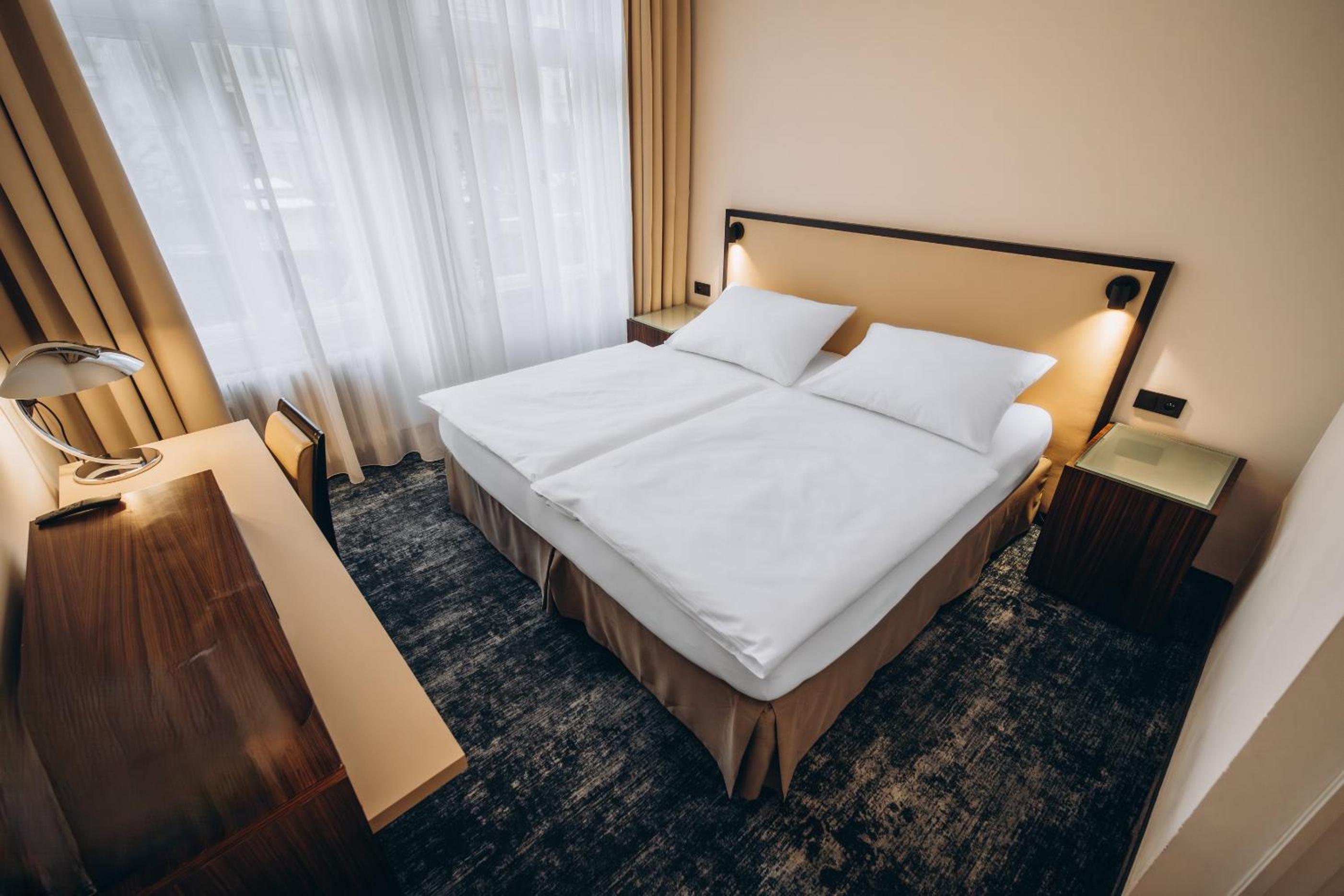 Deluxe Double Room - Photo 3