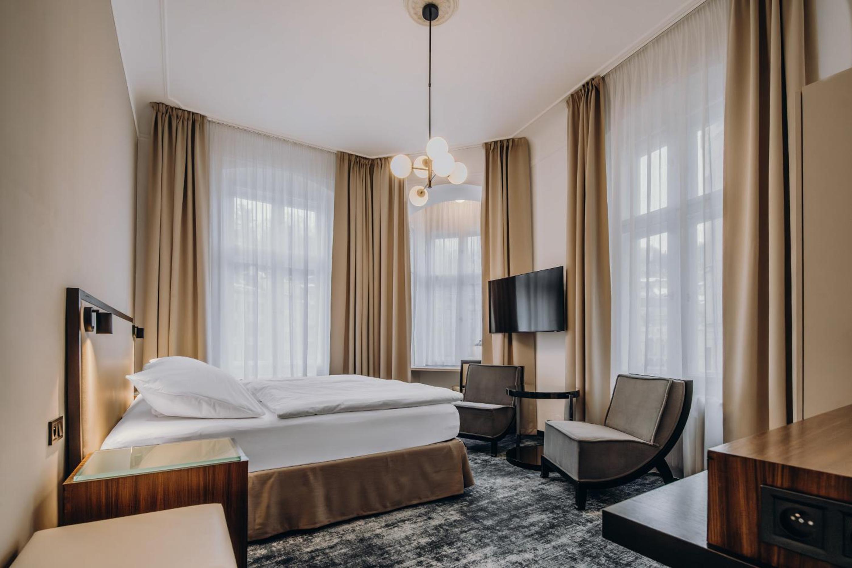 Deluxe Double Room with View - Photo 3