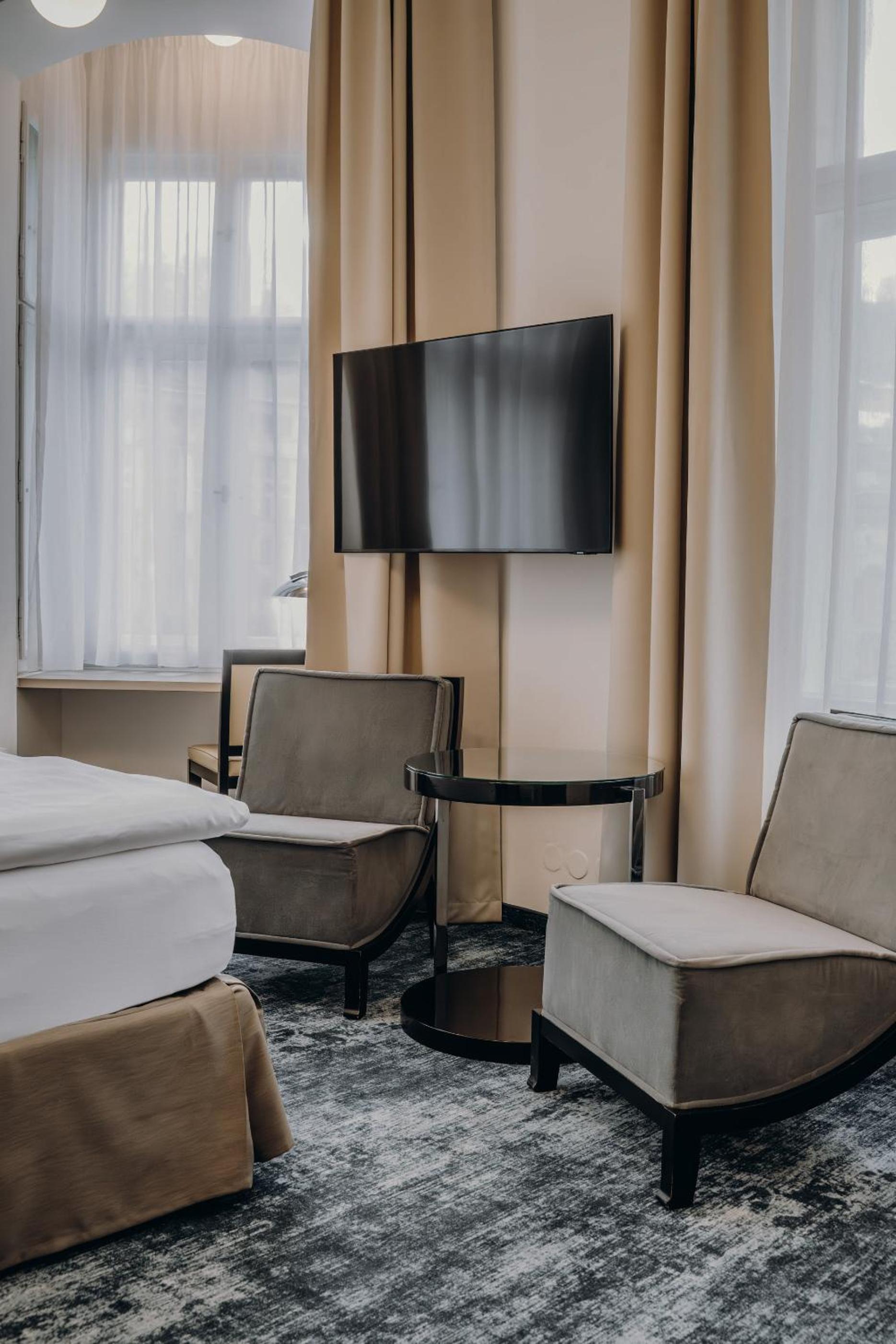 Deluxe Double Room with View - Photo 1