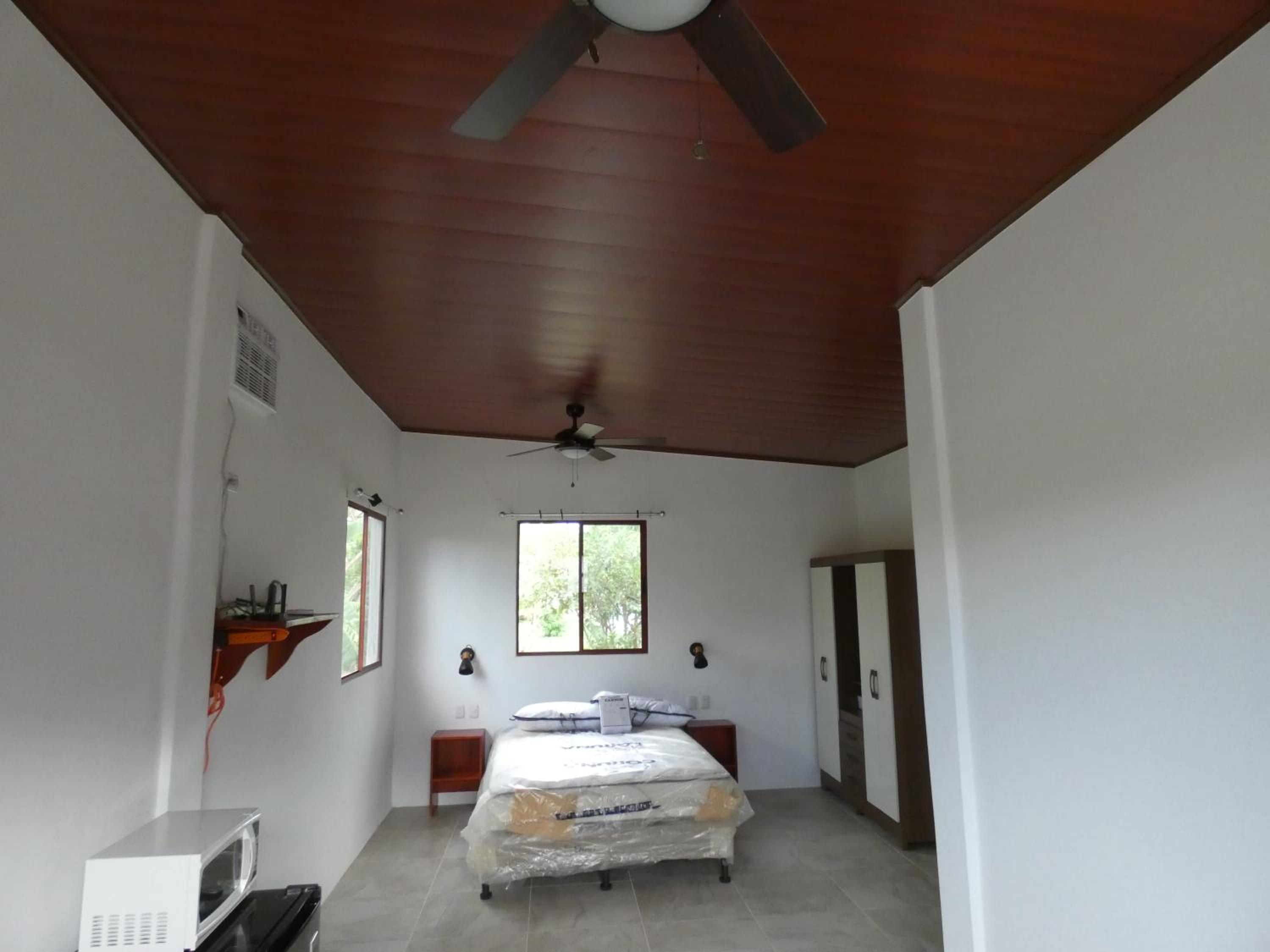 One-Bedroom House photo 1