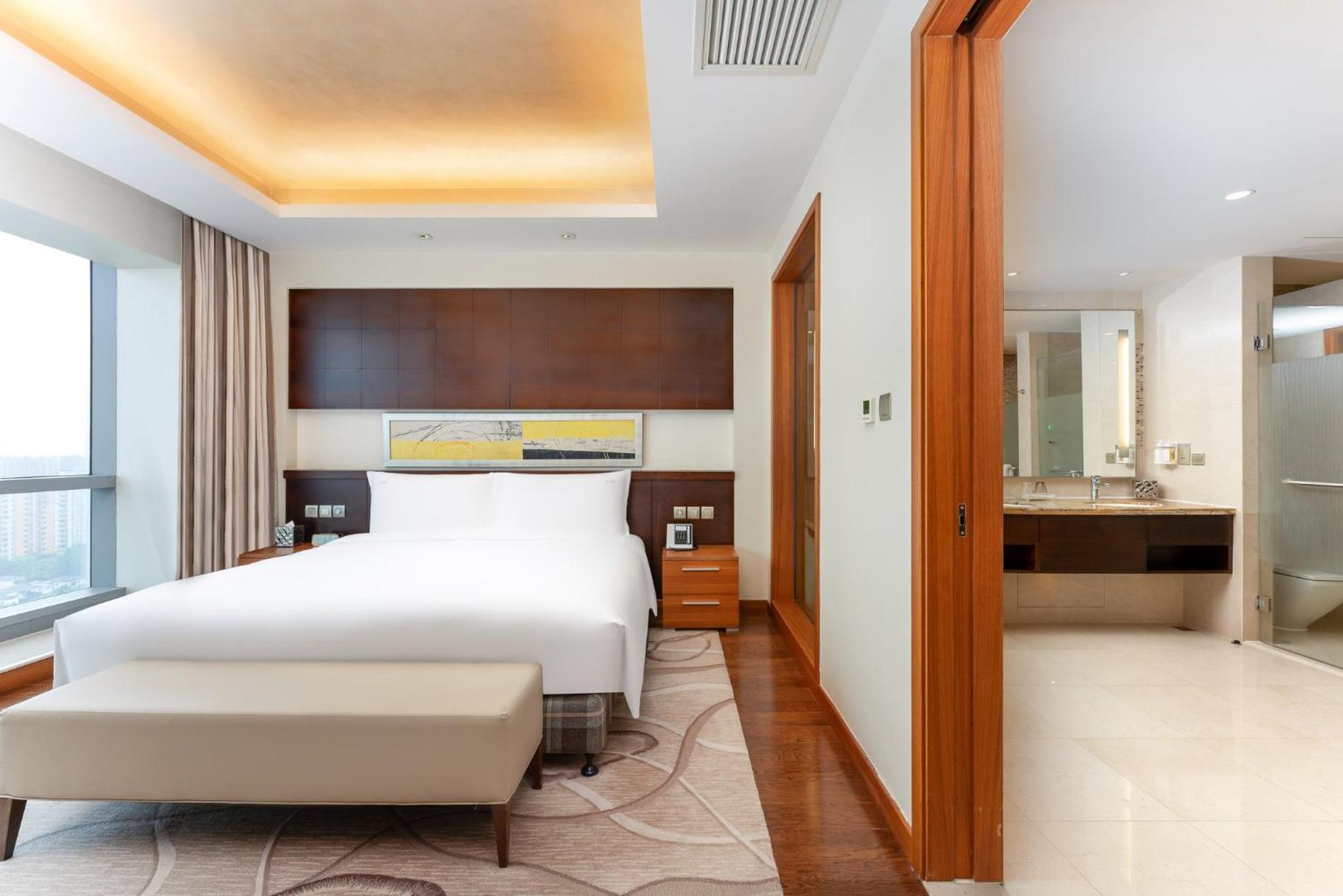 One-Bedroom Suite - Lounge Access