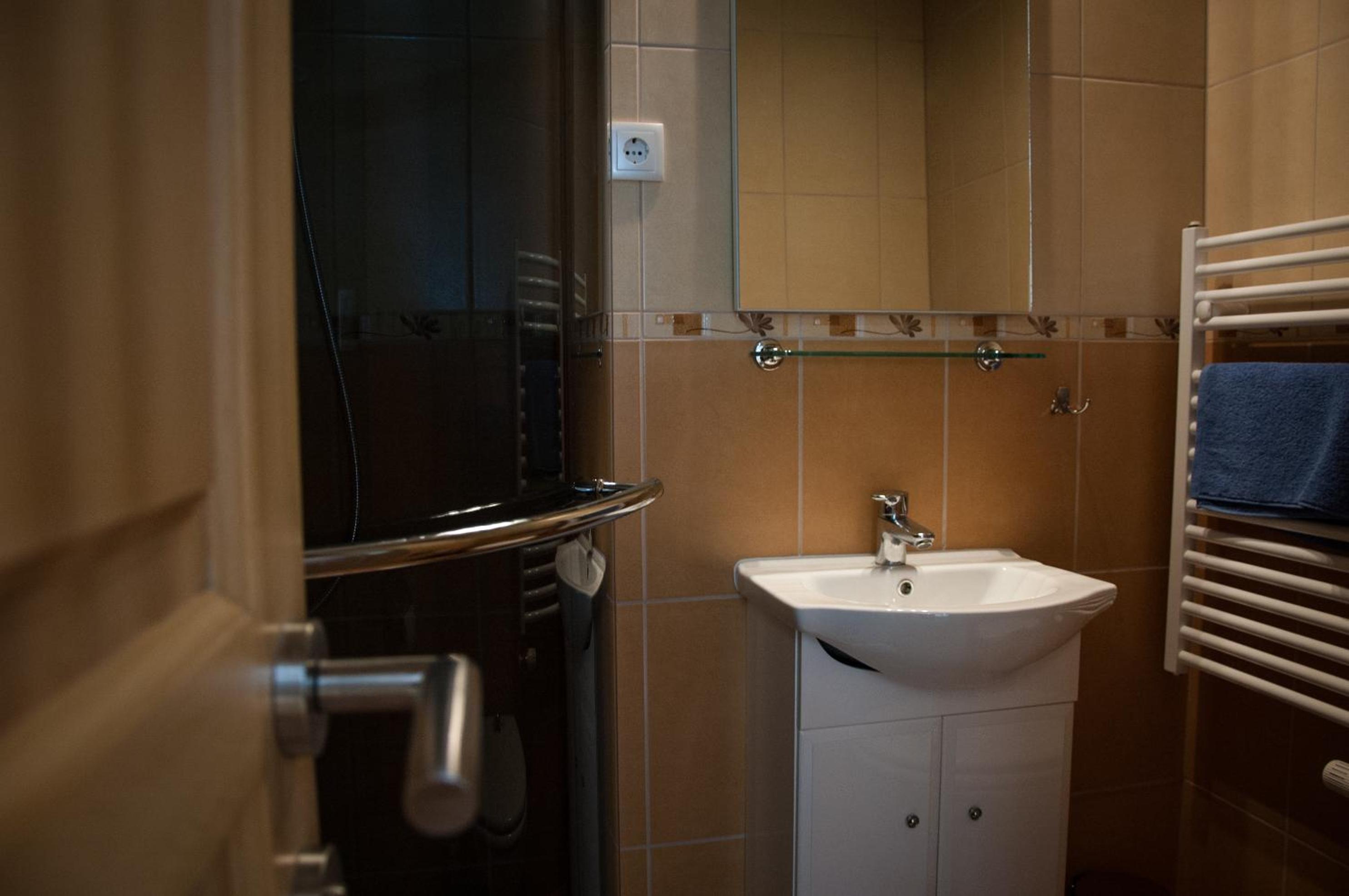 Studio Apartment - Photo 3