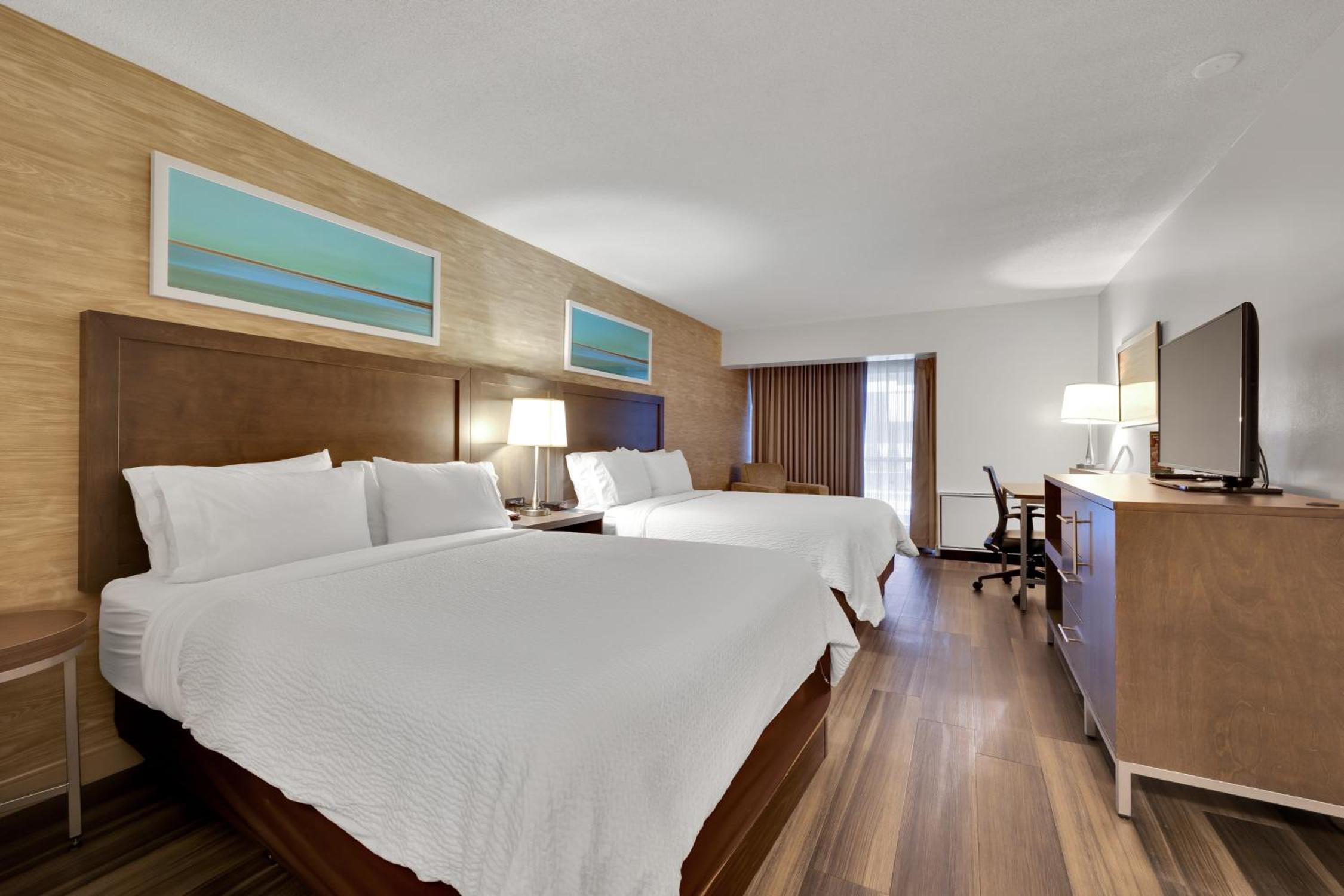 Standard Queen Room with River View photo 2
