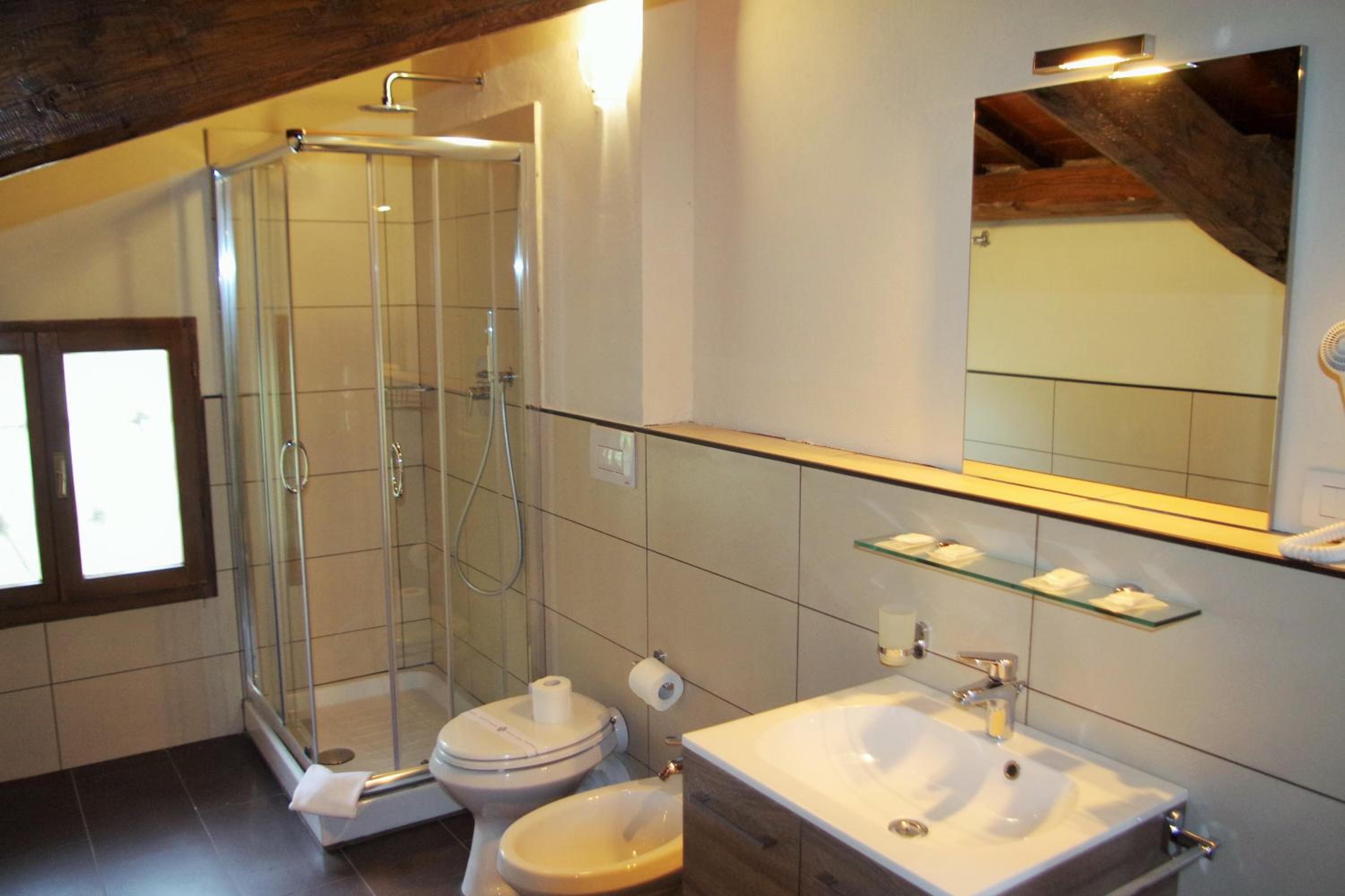 One-Bedroom Apartment - Photo 4