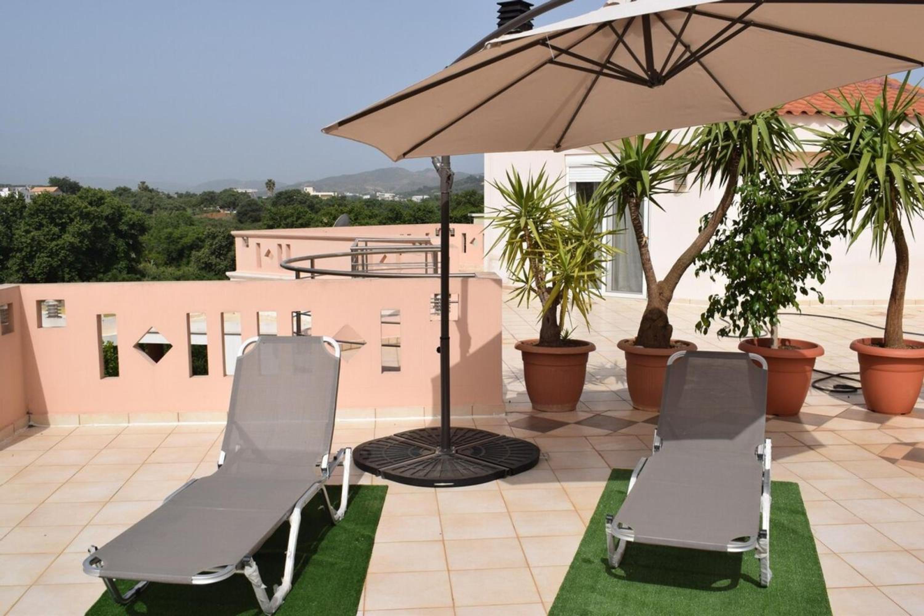 Three-Bedroom Villa photo 2