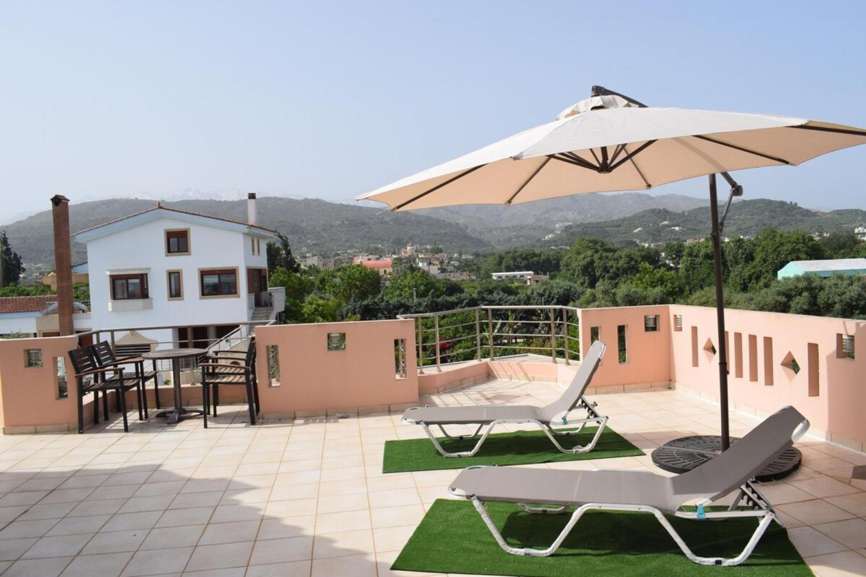 Three-Bedroom Villa photo 3
