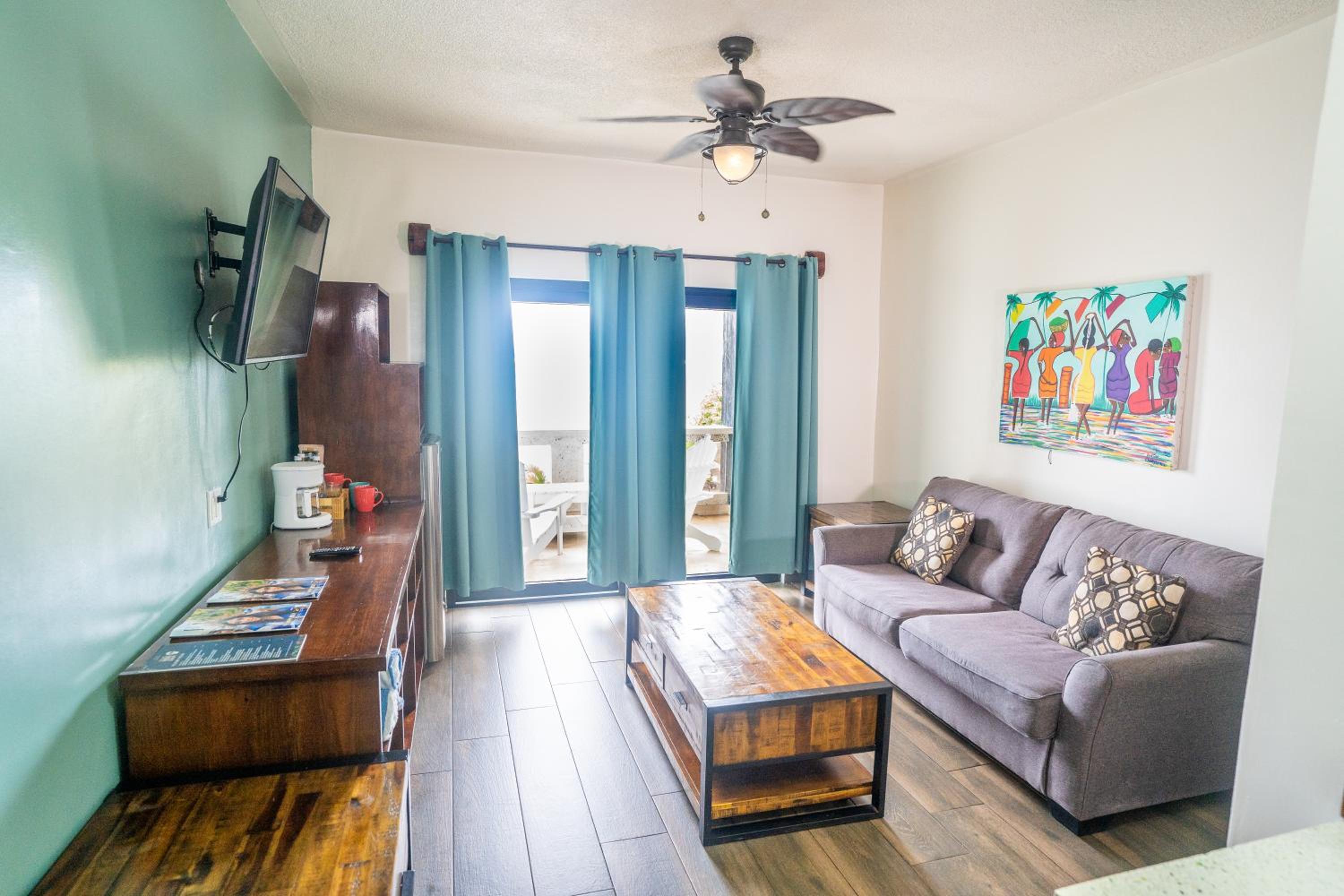 One-Bedroom Suite photo 2