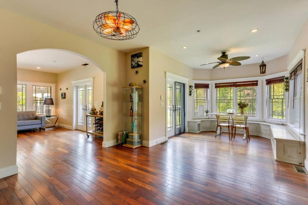 Four-Bedroom House photo 3