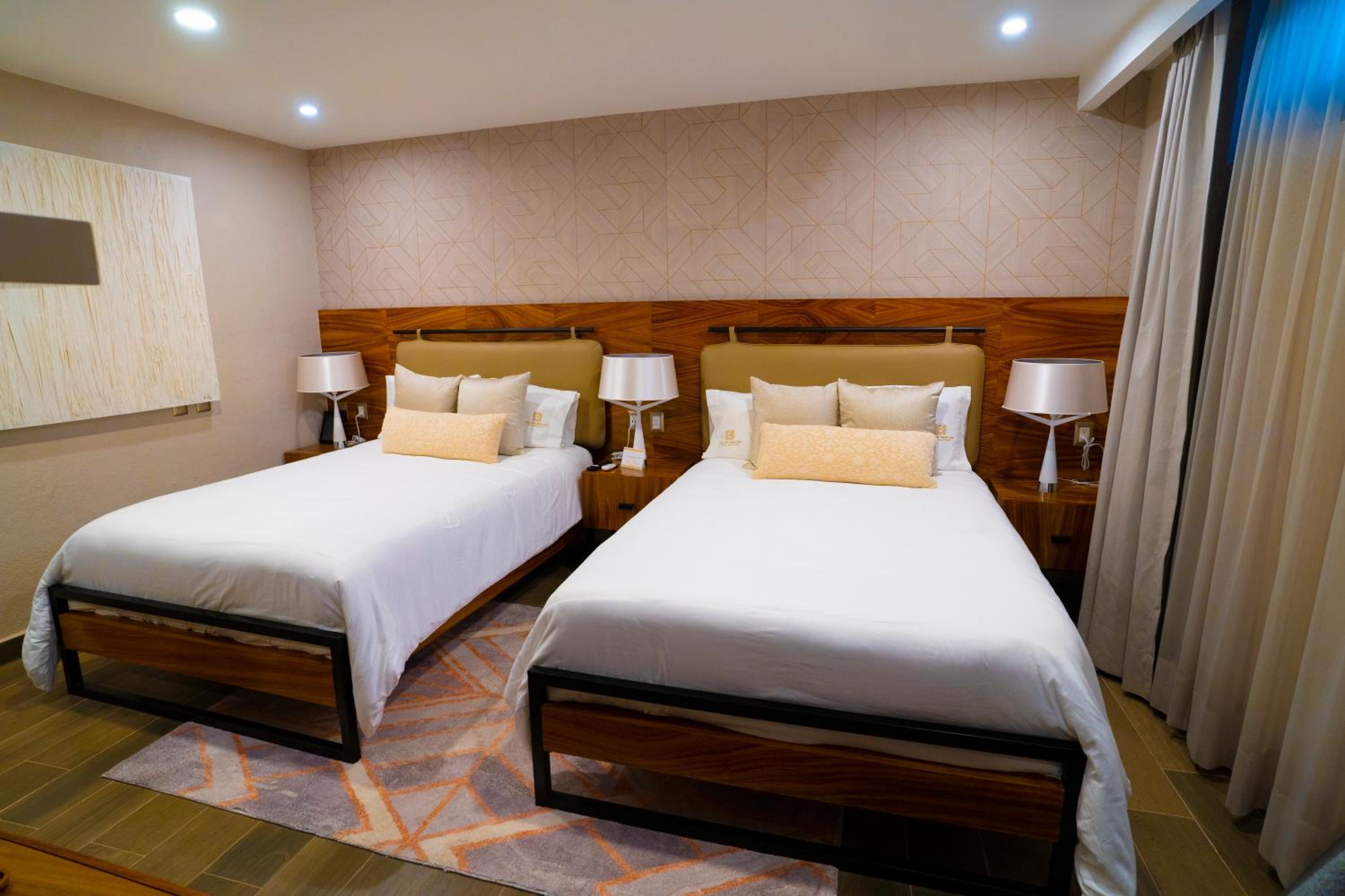 Superior Suite - Photo 2
