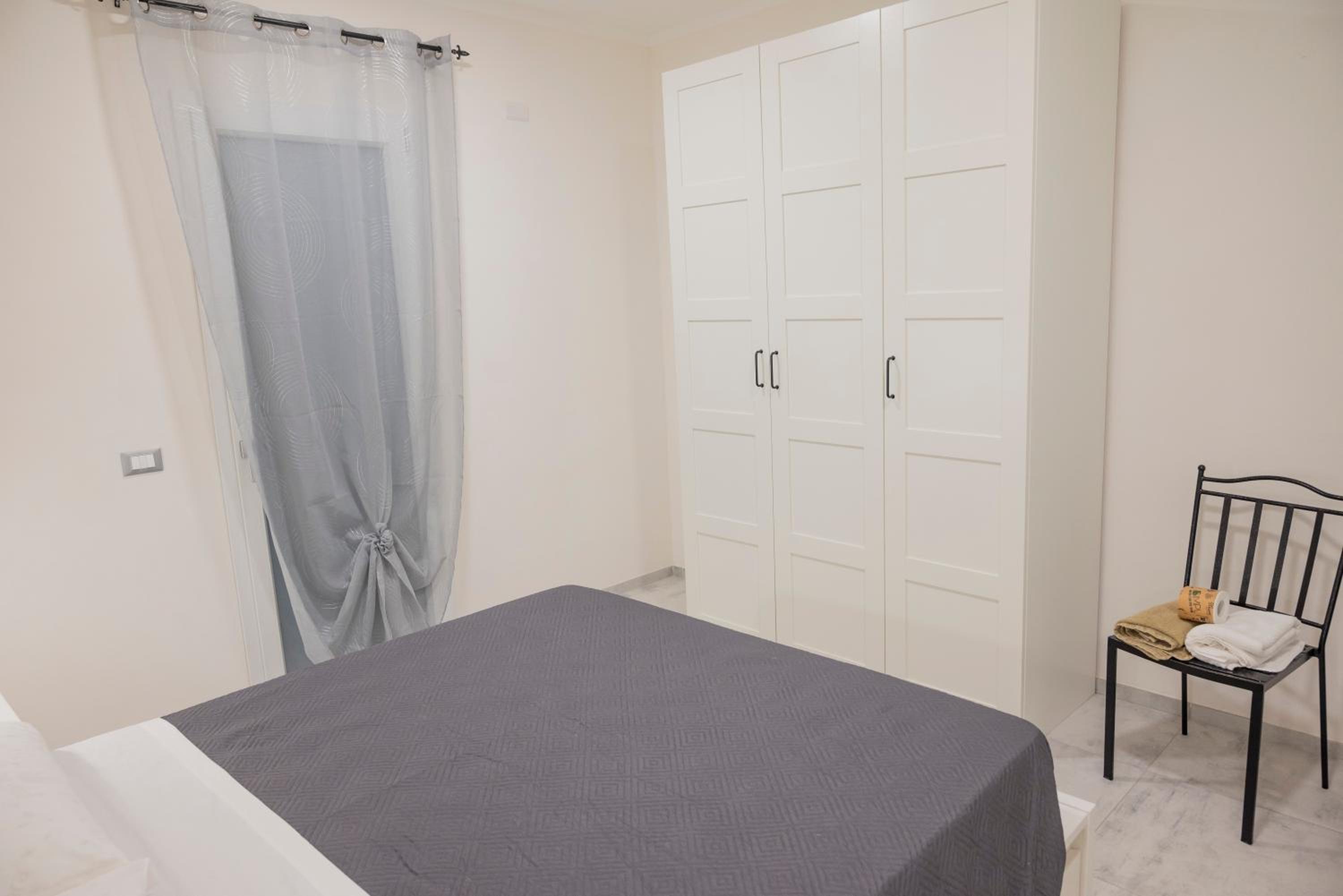 One-Bedroom House photo 1