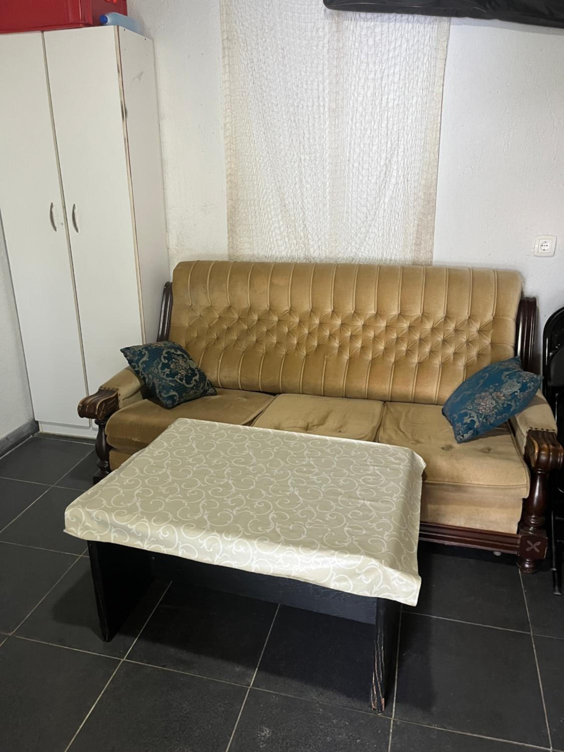 One-Bedroom House photo 1
