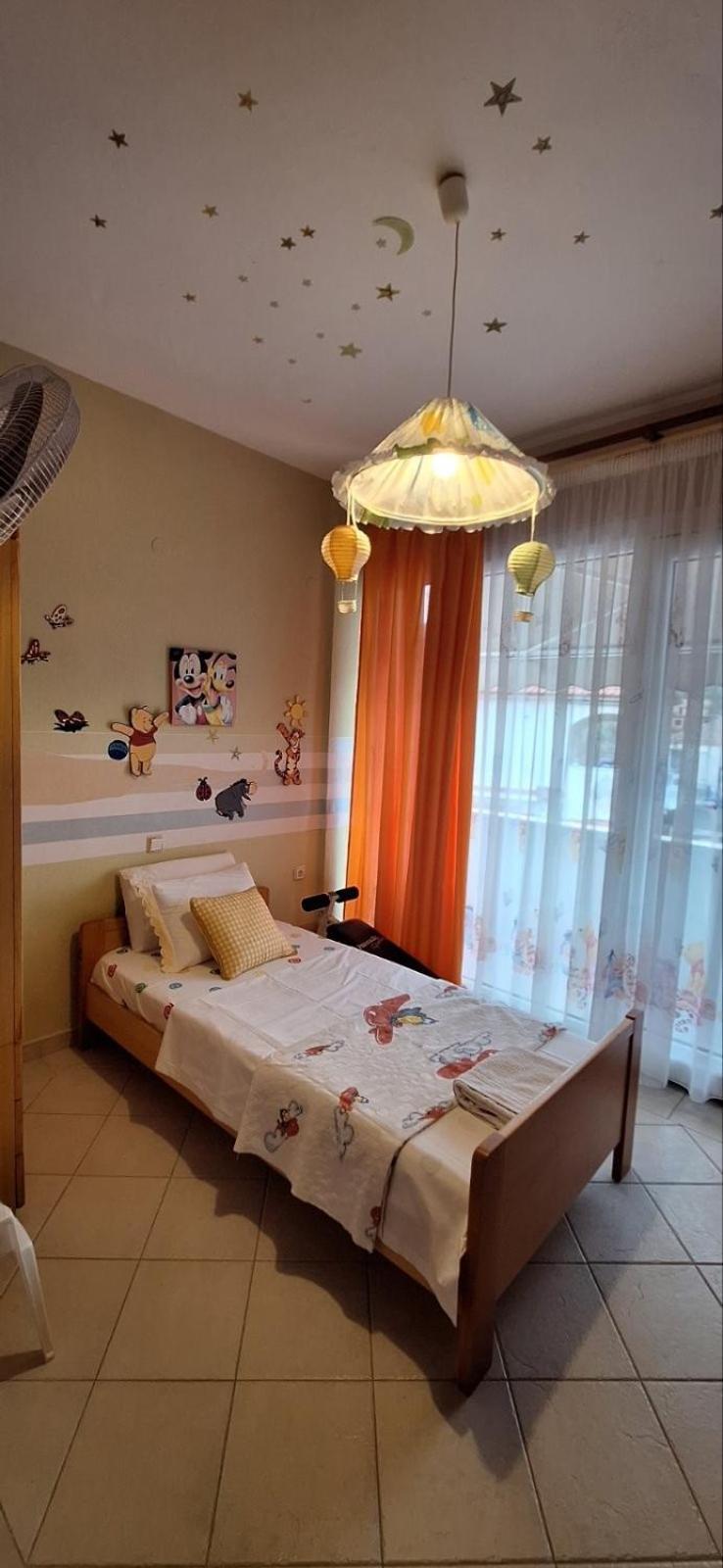 Four-Bedroom House photo 2