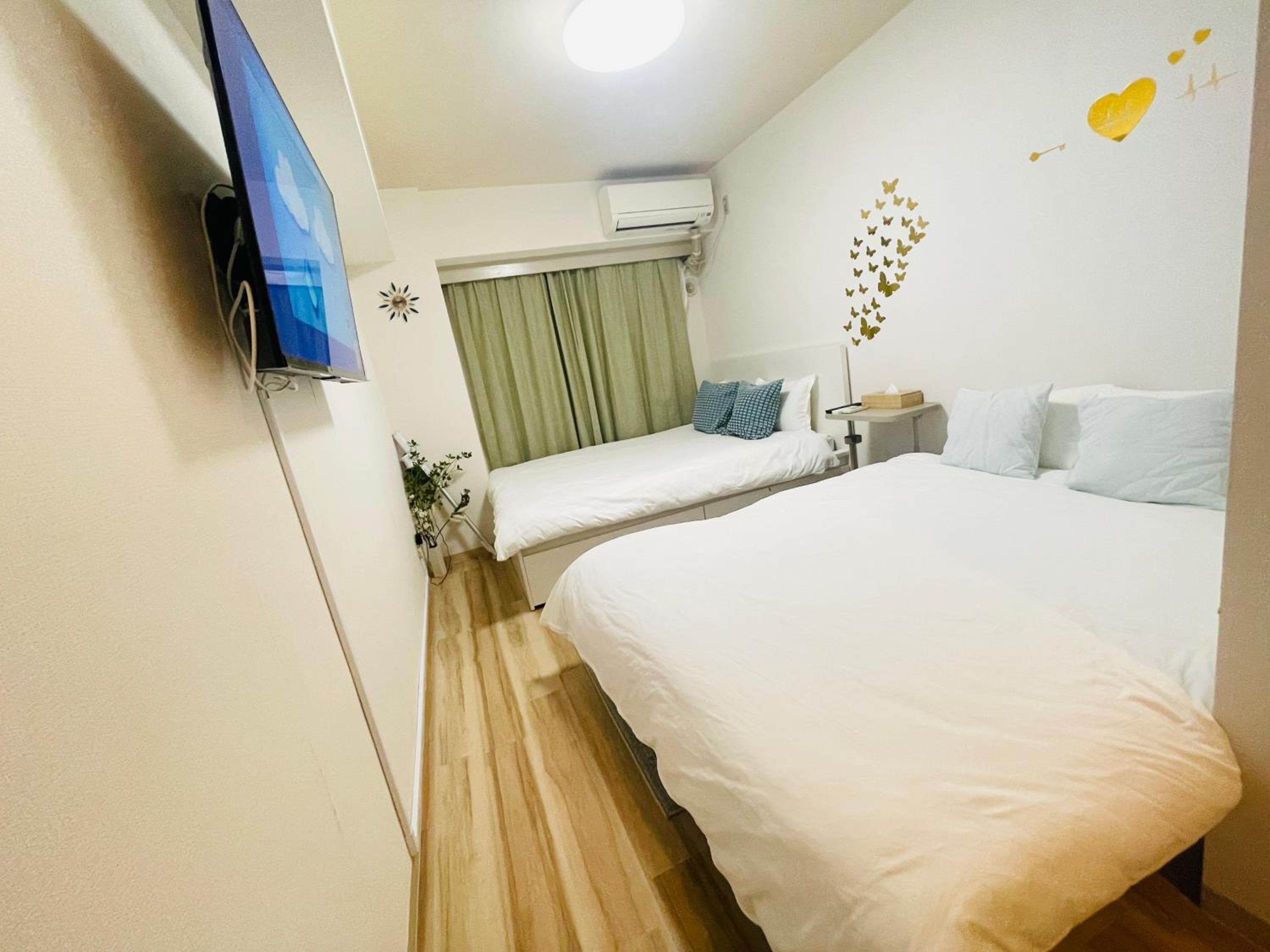 One-Bedroom Apartment photo 1